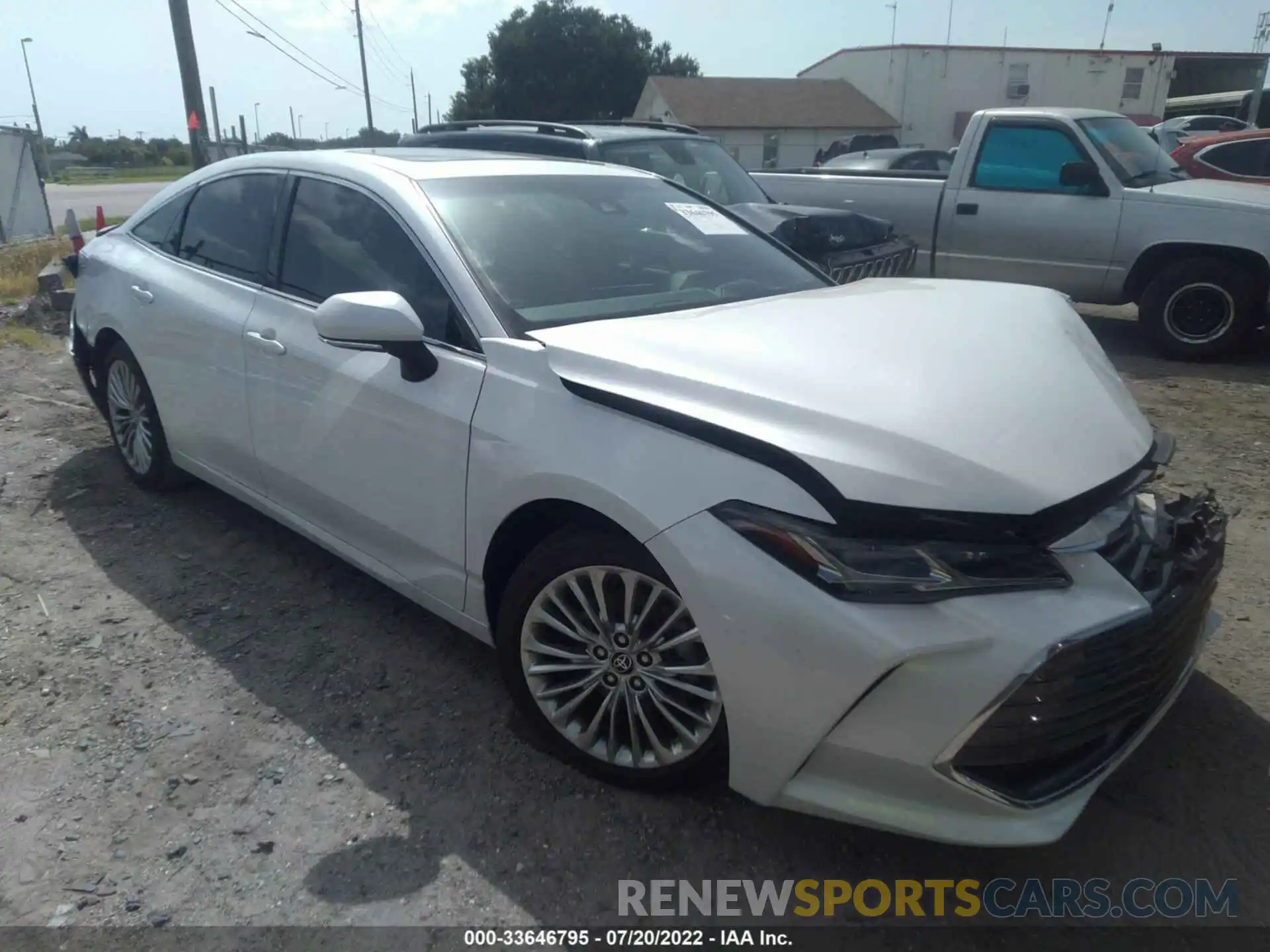 1 Photograph of a damaged car 4T1DZ1FB0LU052274 TOYOTA AVALON 2020