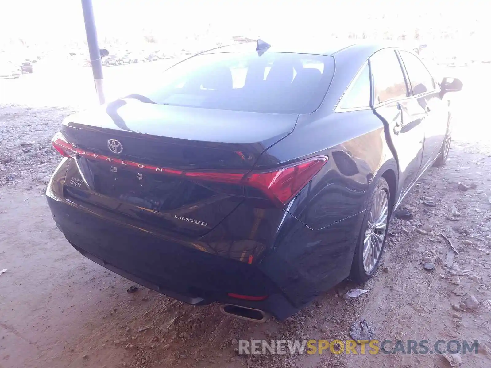 4 Photograph of a damaged car 4T1DZ1FB1LU039047 TOYOTA AVALON 2020