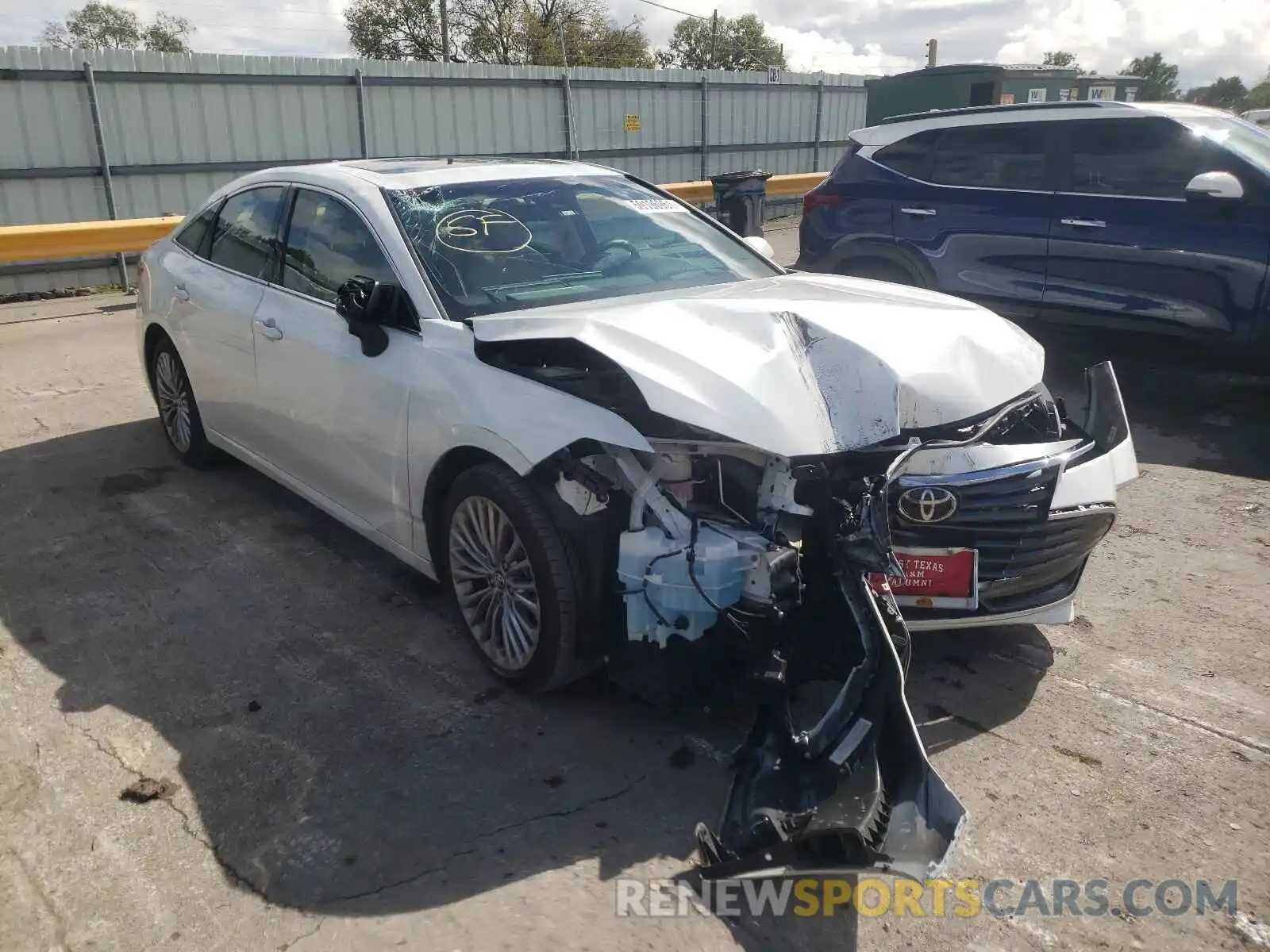 1 Photograph of a damaged car 4T1DZ1FB1LU040960 TOYOTA AVALON 2020