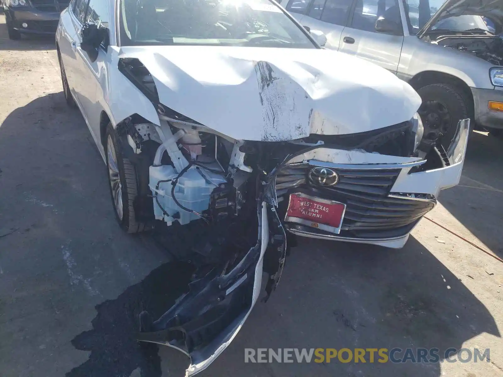 9 Photograph of a damaged car 4T1DZ1FB1LU040960 TOYOTA AVALON 2020