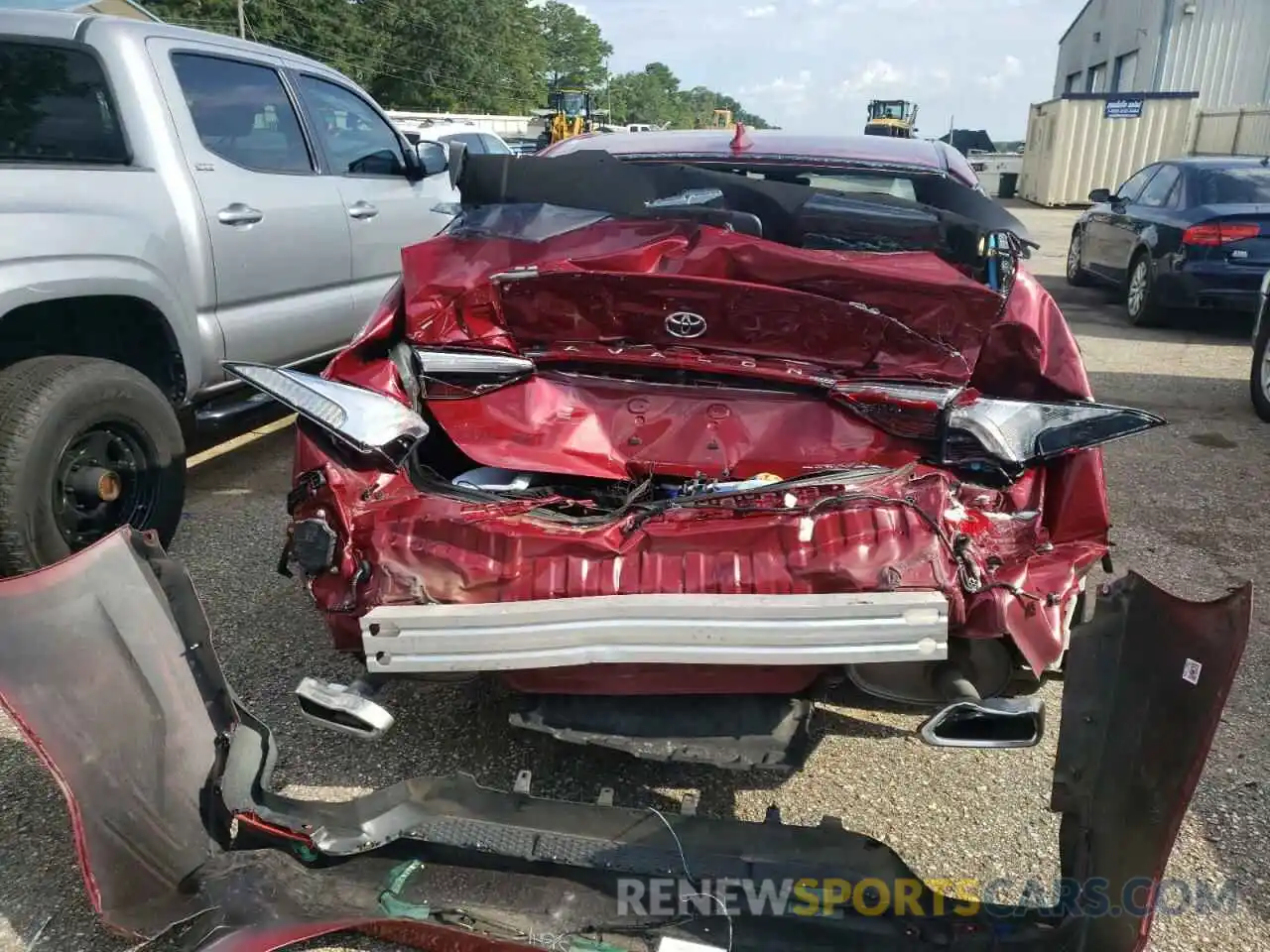 9 Photograph of a damaged car 4T1DZ1FB3LU043486 TOYOTA AVALON 2020