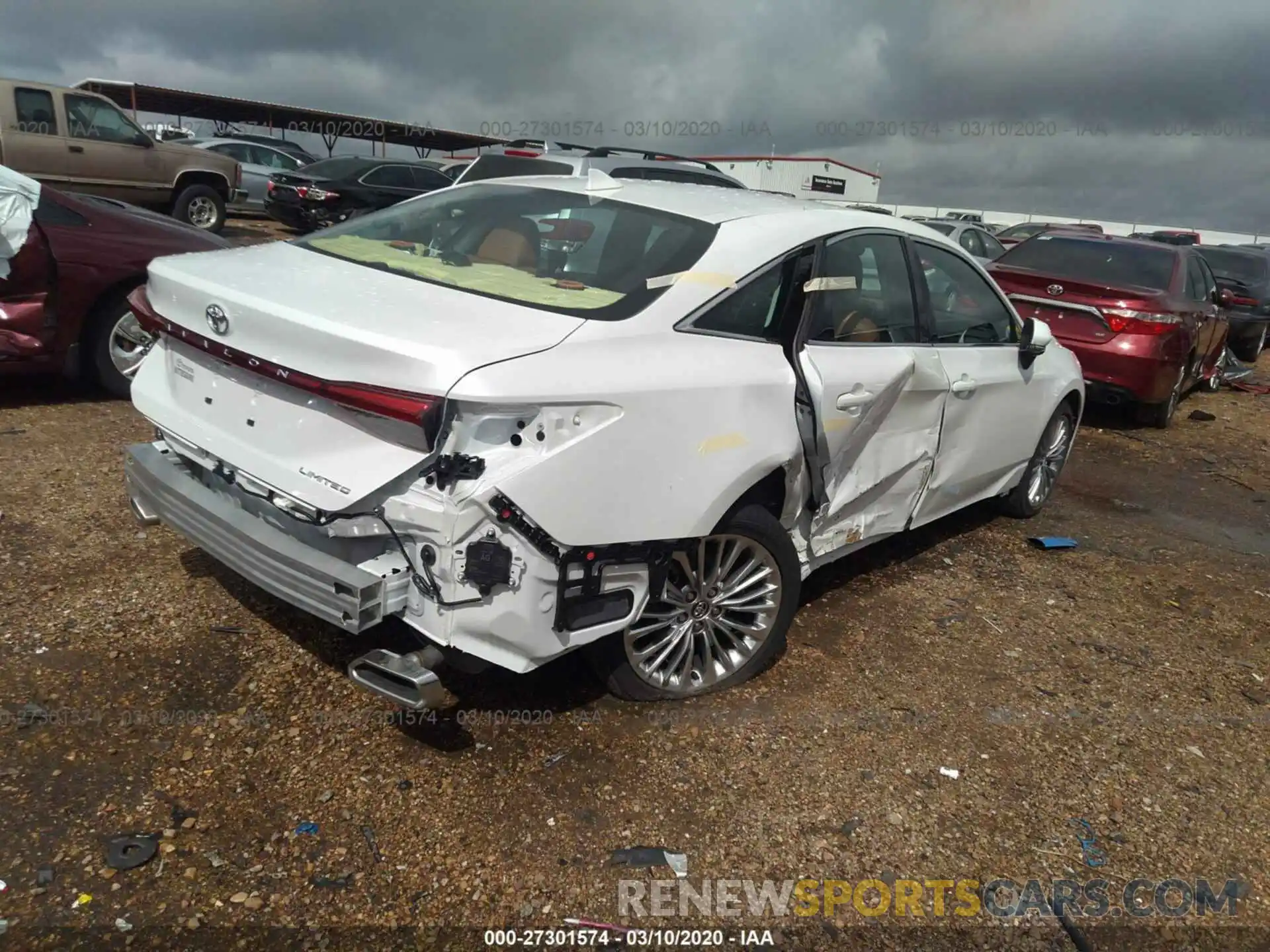 4 Photograph of a damaged car 4T1DZ1FB3LU043973 TOYOTA AVALON 2020