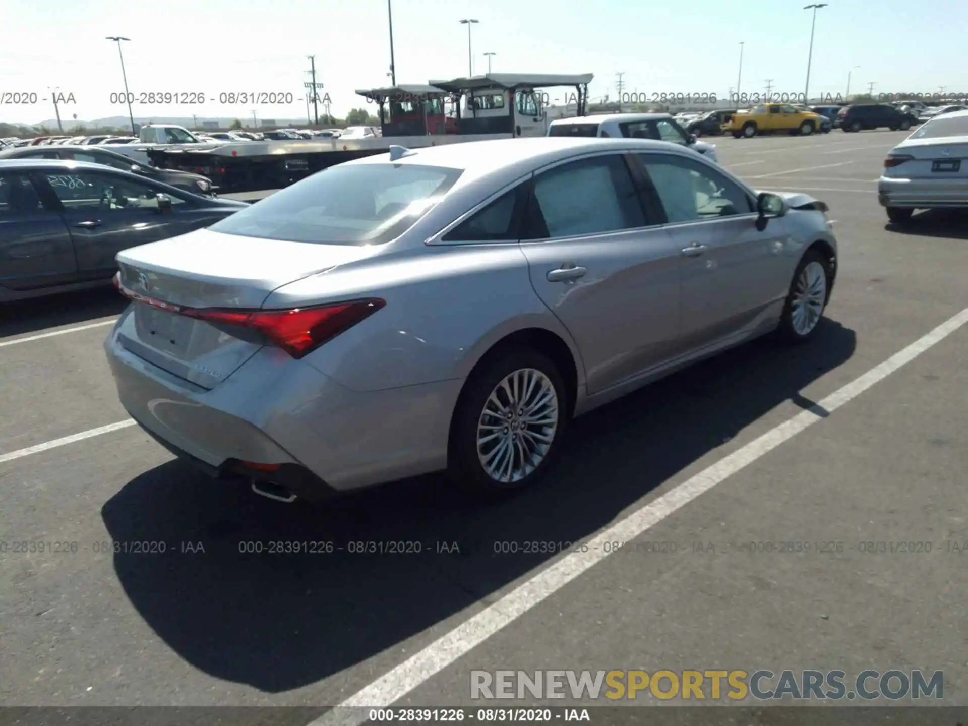 4 Photograph of a damaged car 4T1DZ1FB3LU046713 TOYOTA AVALON 2020