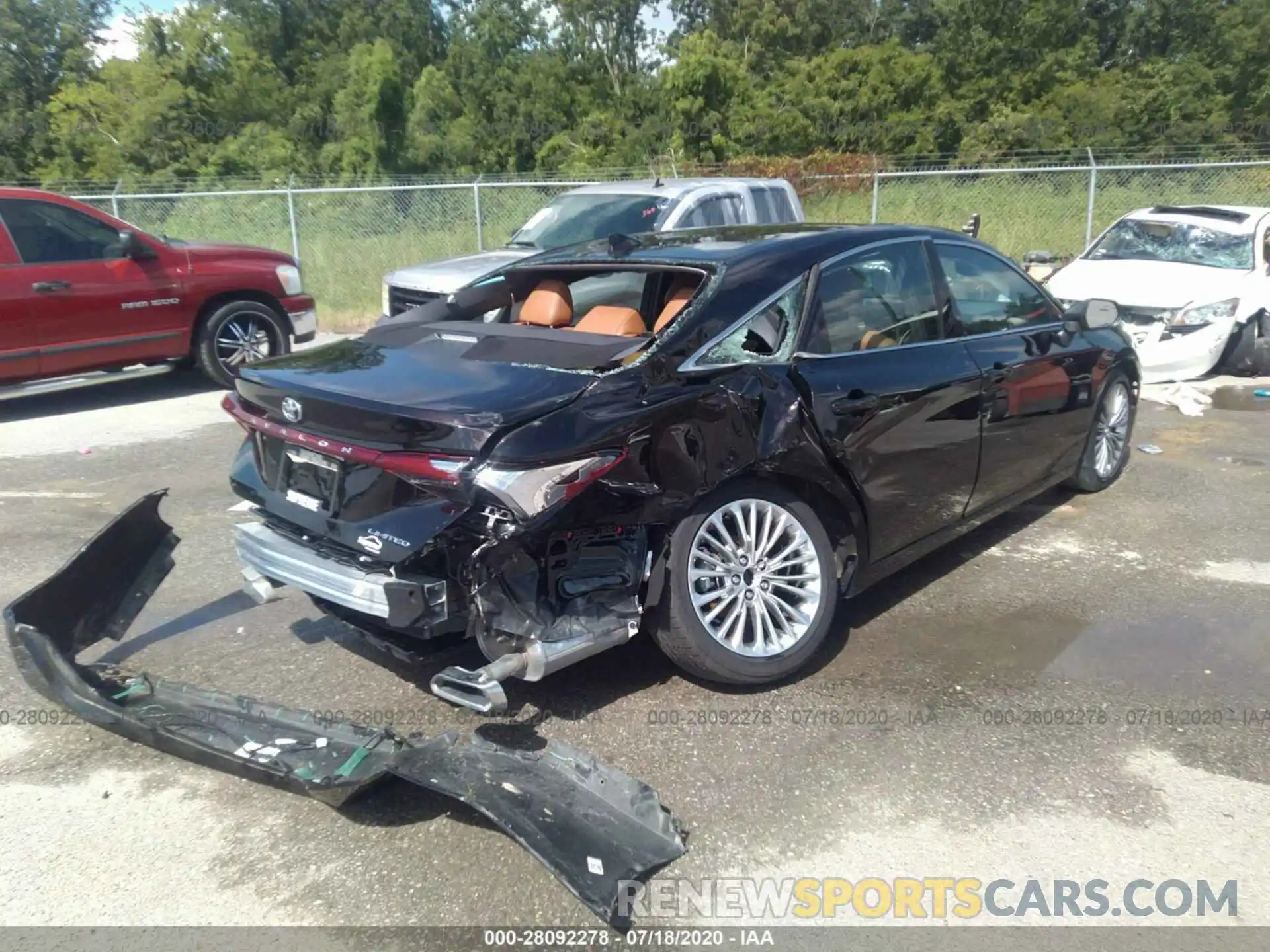 4 Photograph of a damaged car 4T1DZ1FB4LU043867 TOYOTA AVALON 2020