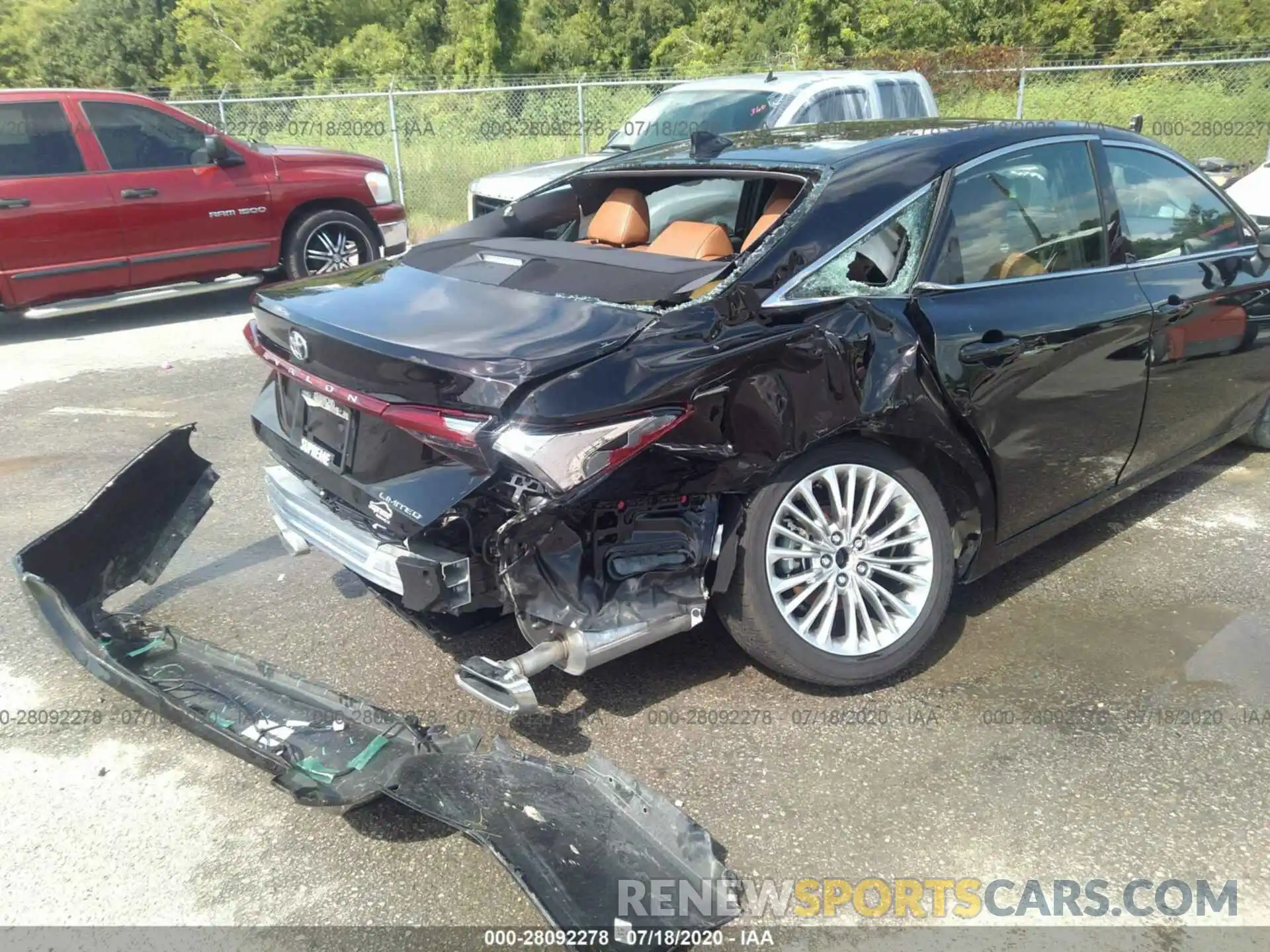 6 Photograph of a damaged car 4T1DZ1FB4LU043867 TOYOTA AVALON 2020