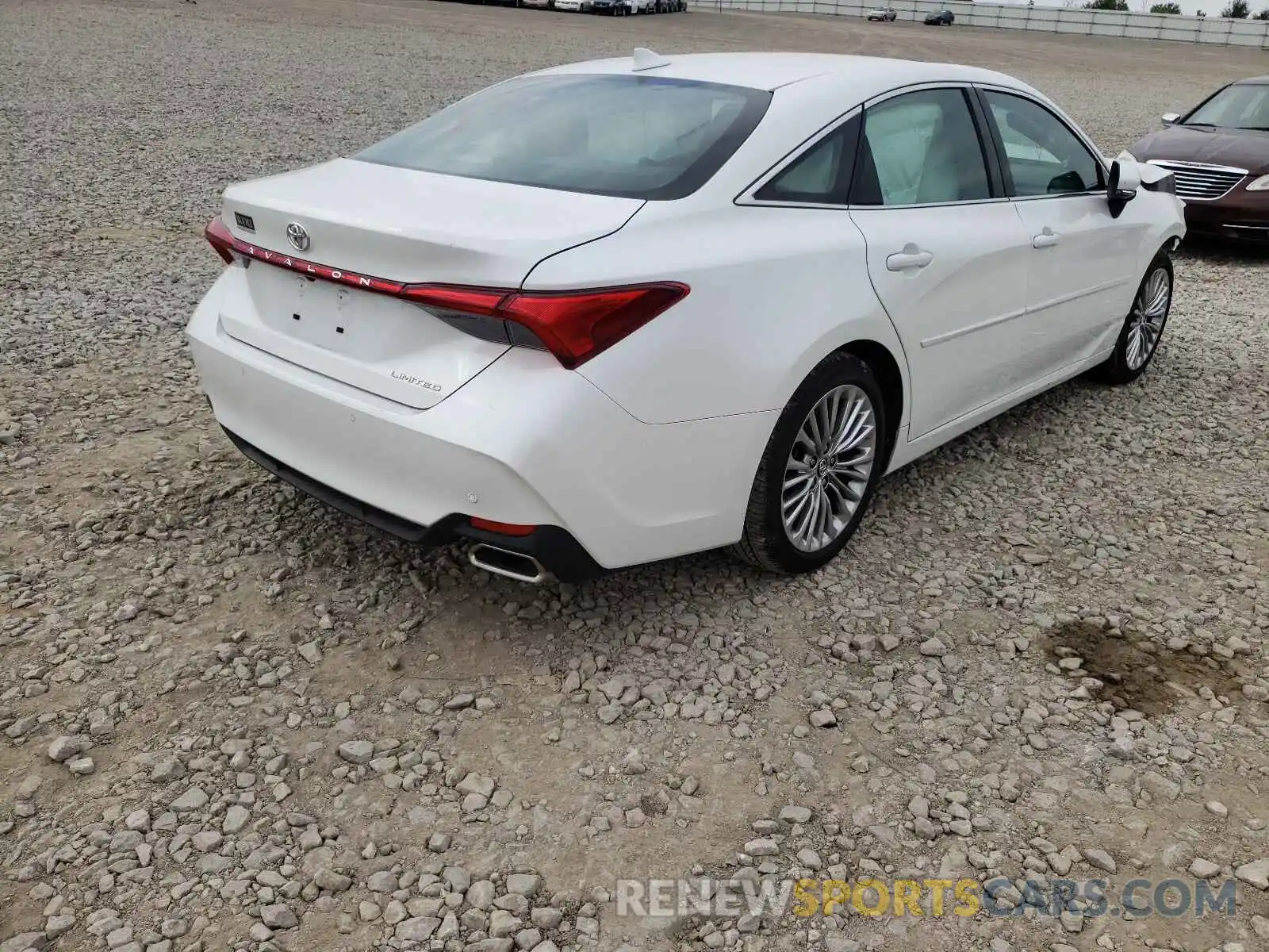 4 Photograph of a damaged car 4T1DZ1FB5LU044171 TOYOTA AVALON 2020