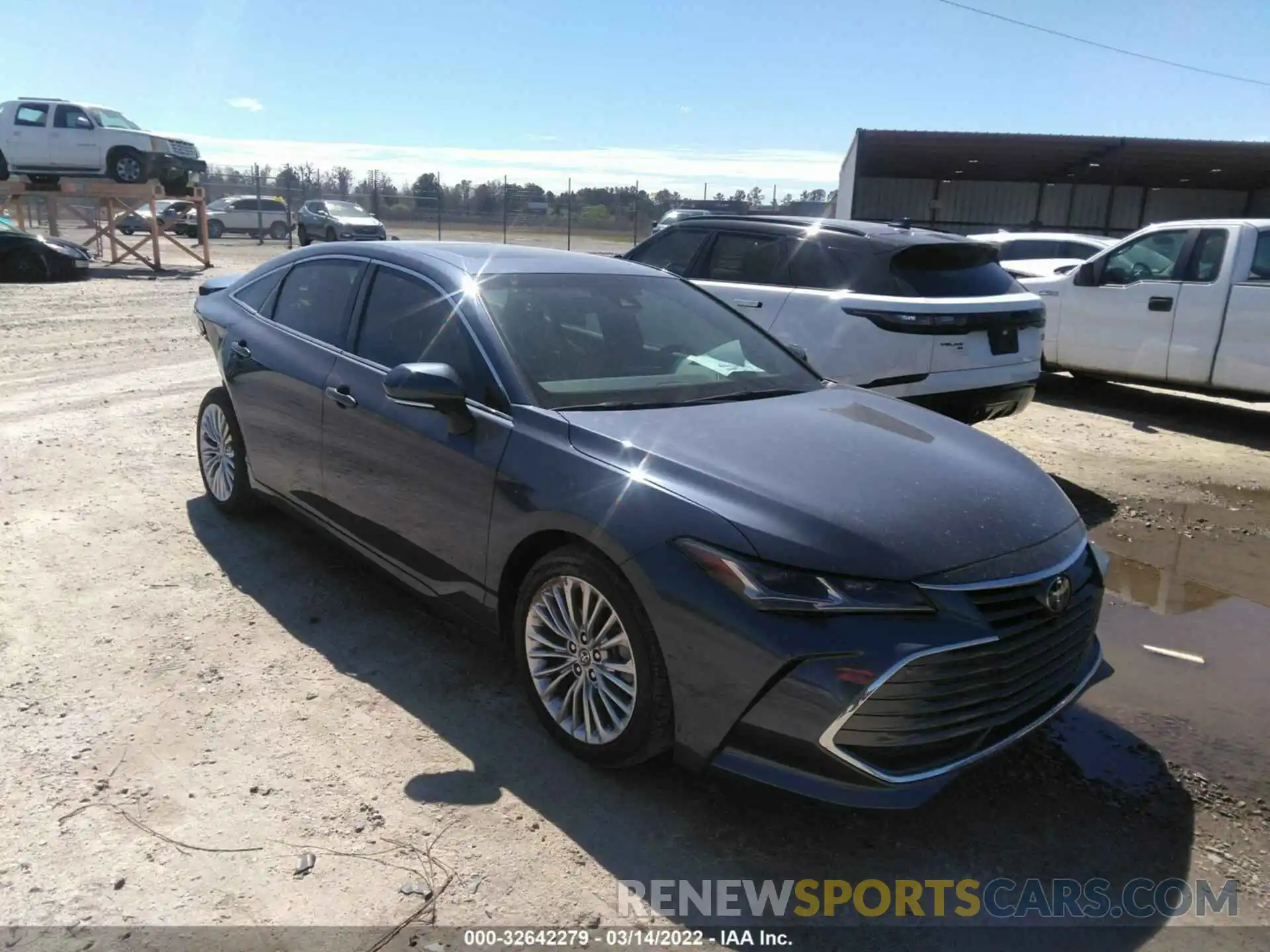 1 Photograph of a damaged car 4T1DZ1FB6LU049931 TOYOTA AVALON 2020