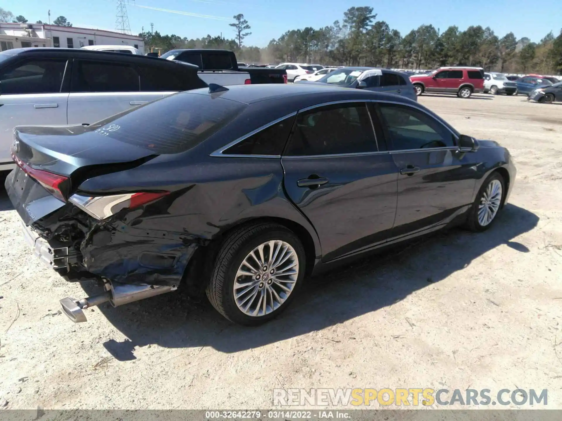 4 Photograph of a damaged car 4T1DZ1FB6LU049931 TOYOTA AVALON 2020