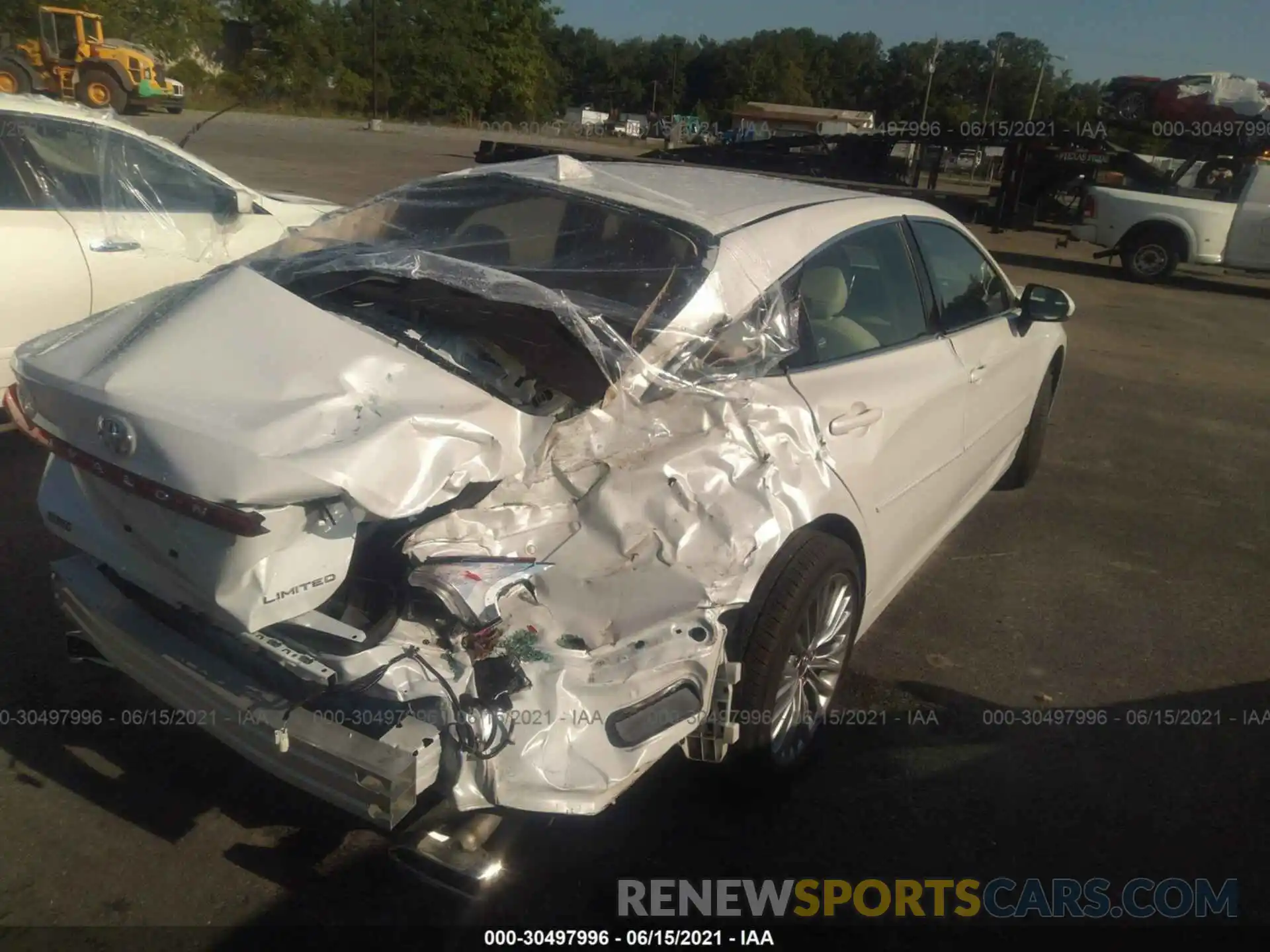 4 Photograph of a damaged car 4T1DZ1FB7LU042583 TOYOTA AVALON 2020