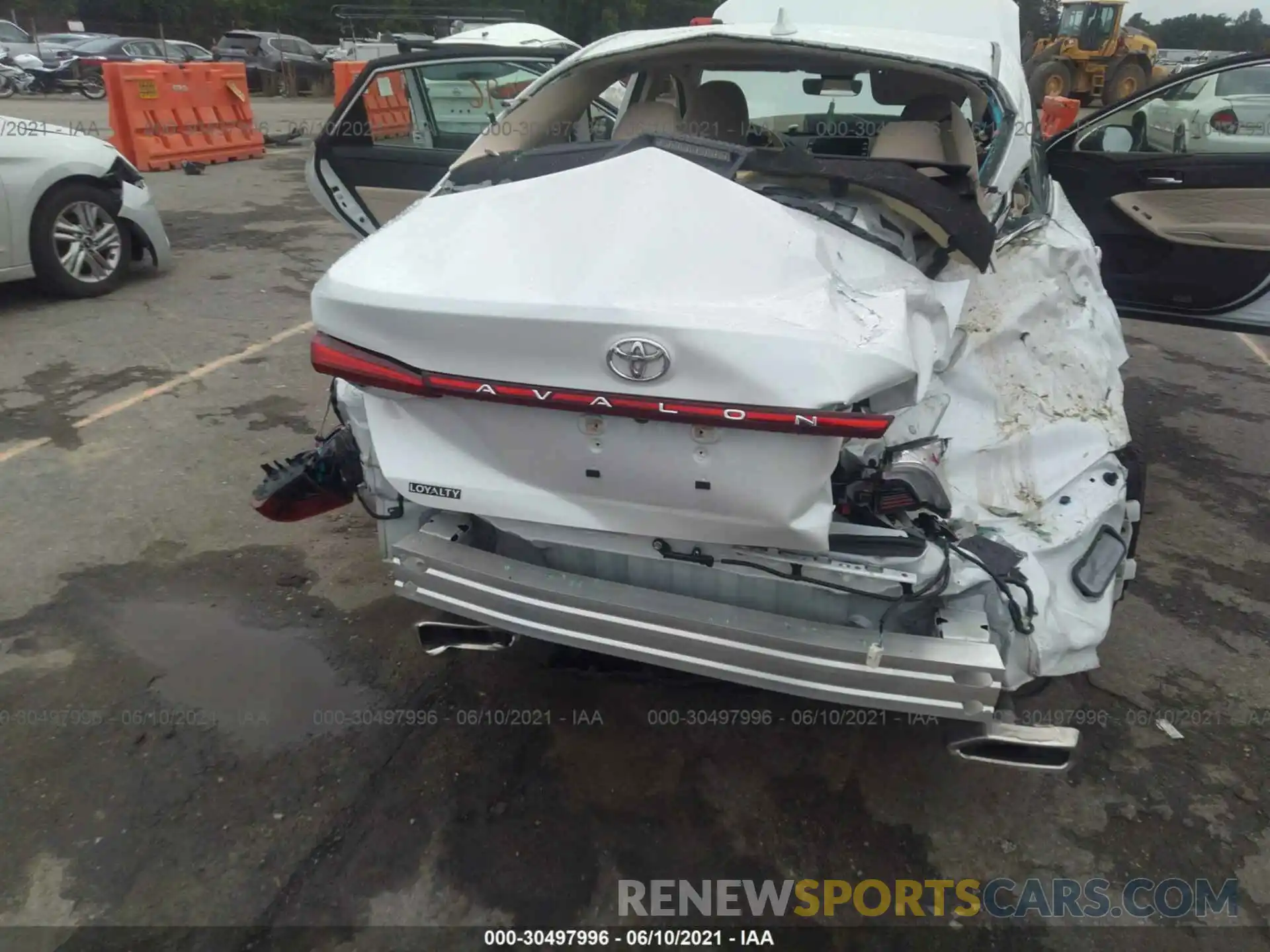 6 Photograph of a damaged car 4T1DZ1FB7LU042583 TOYOTA AVALON 2020