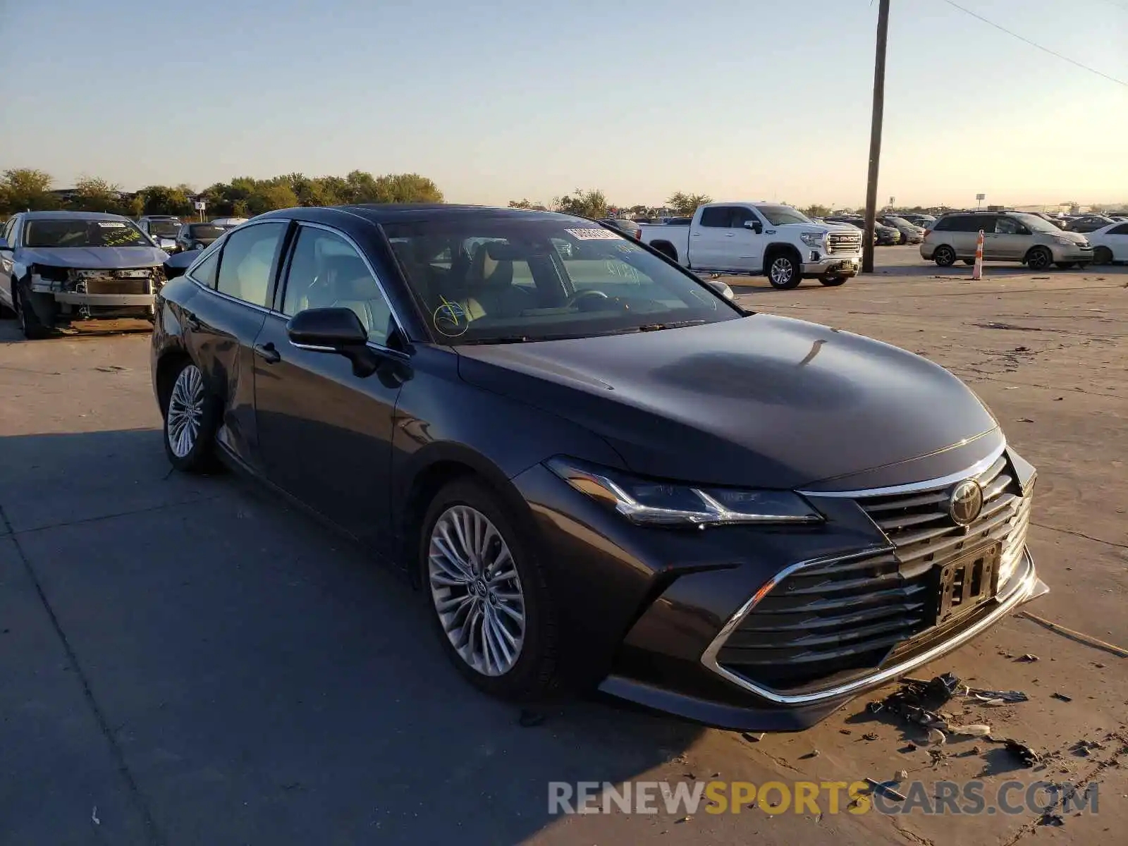 1 Photograph of a damaged car 4T1DZ1FB7LU043488 TOYOTA AVALON 2020