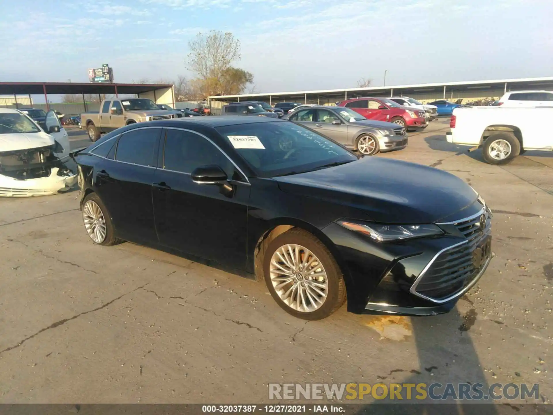 1 Photograph of a damaged car 4T1DZ1FB9LU045498 TOYOTA AVALON 2020