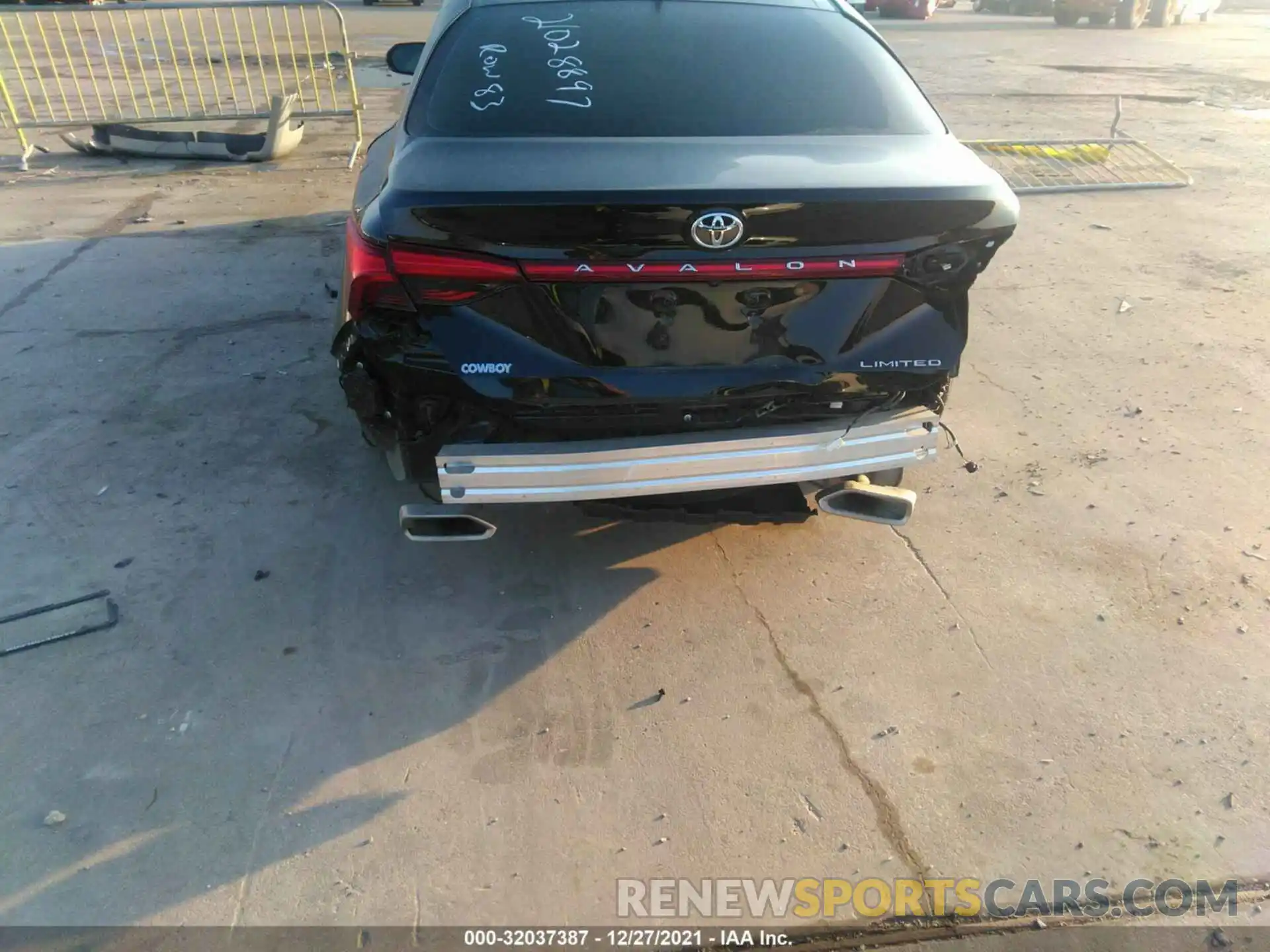 6 Photograph of a damaged car 4T1DZ1FB9LU045498 TOYOTA AVALON 2020