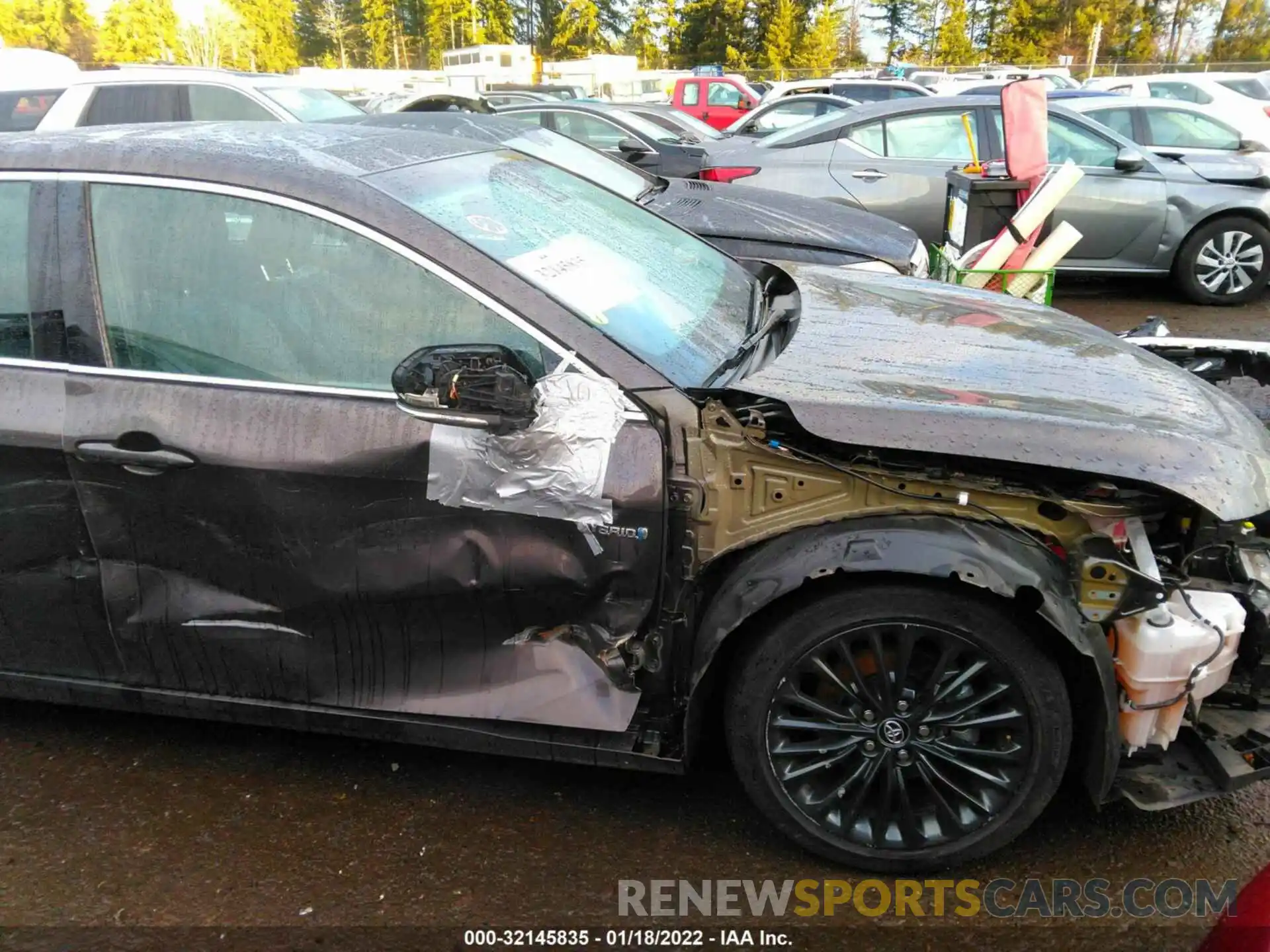 6 Photograph of a damaged car 4T1E21FB2LU016367 TOYOTA AVALON 2020