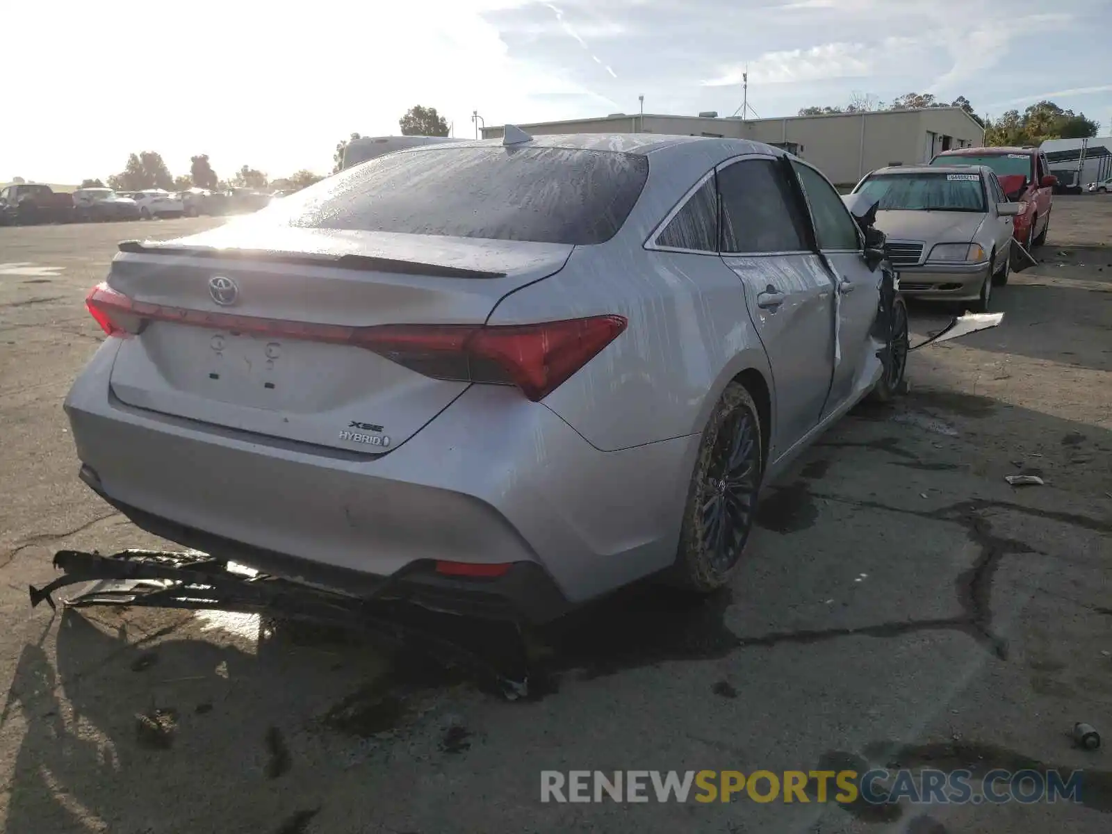 4 Photograph of a damaged car 4T1E21FB3LU016491 TOYOTA AVALON 2020