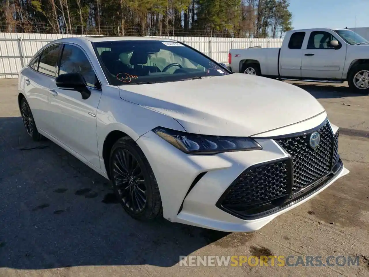 1 Photograph of a damaged car 4T1E21FB4LU014863 TOYOTA AVALON 2020