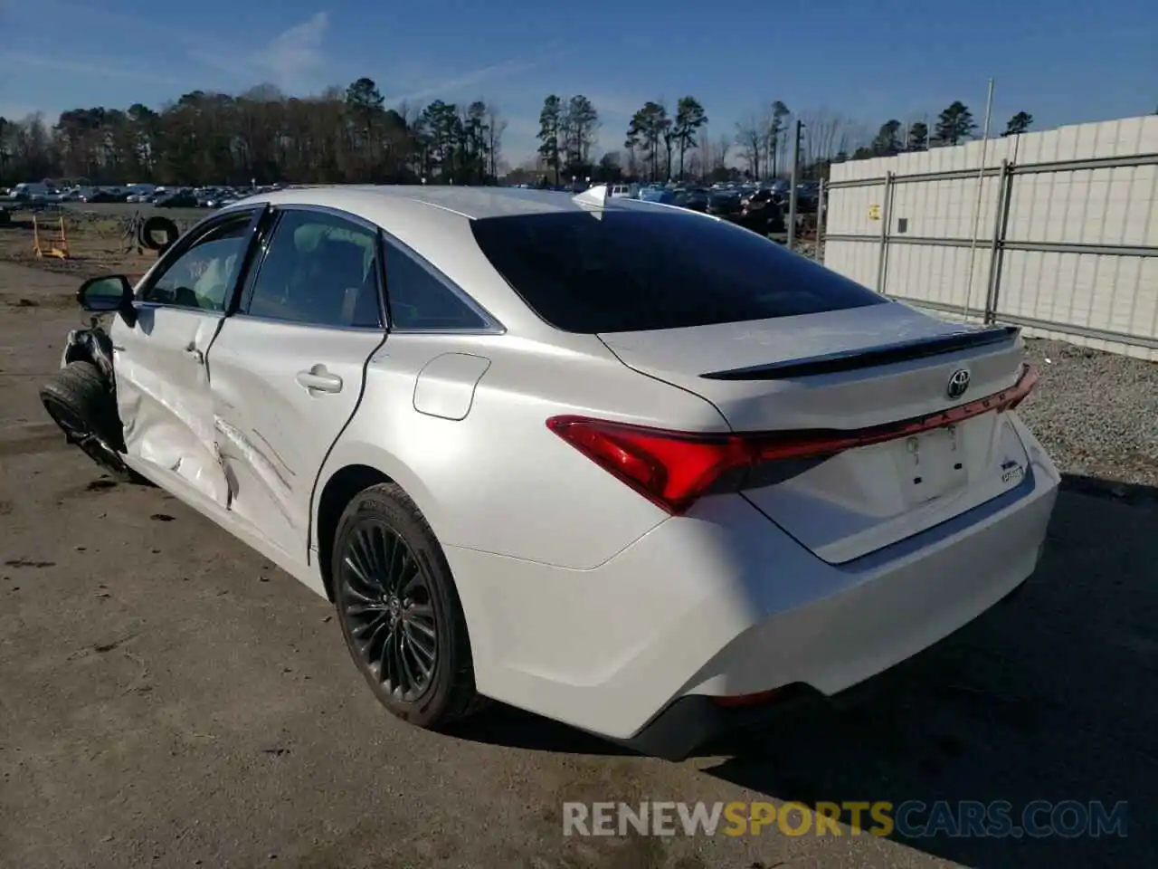 3 Photograph of a damaged car 4T1E21FB4LU014863 TOYOTA AVALON 2020