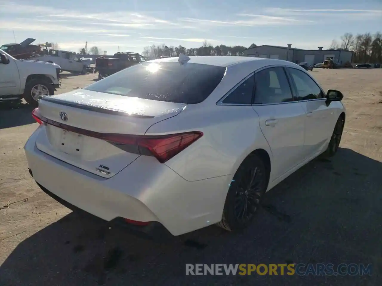 4 Photograph of a damaged car 4T1E21FB4LU014863 TOYOTA AVALON 2020