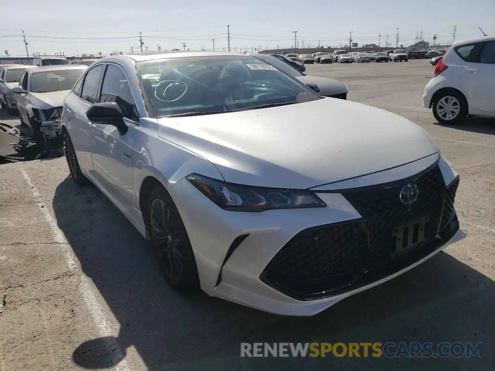 1 Photograph of a damaged car 4T1E21FB4LU016984 TOYOTA AVALON 2020