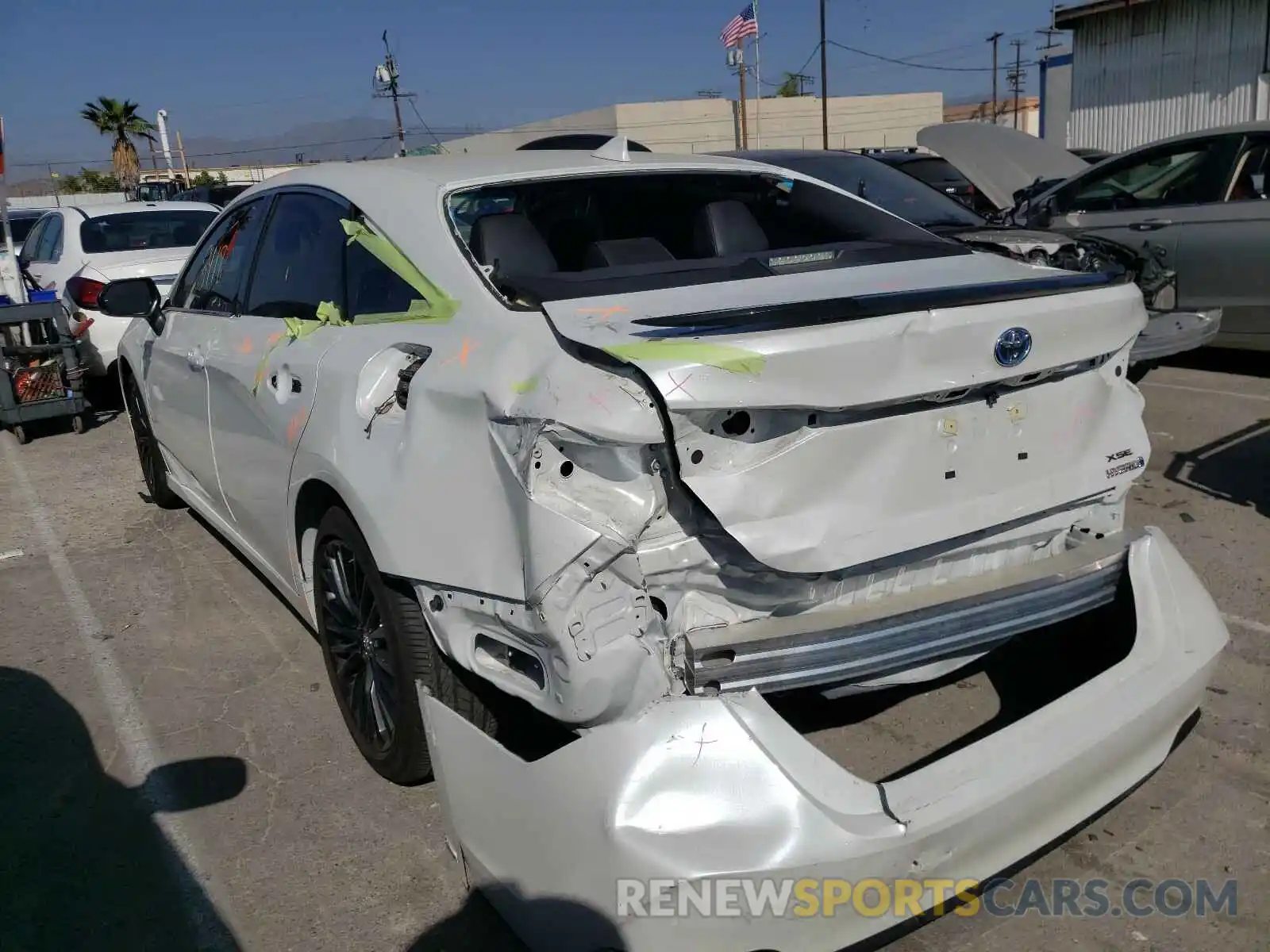 3 Photograph of a damaged car 4T1E21FB4LU016984 TOYOTA AVALON 2020