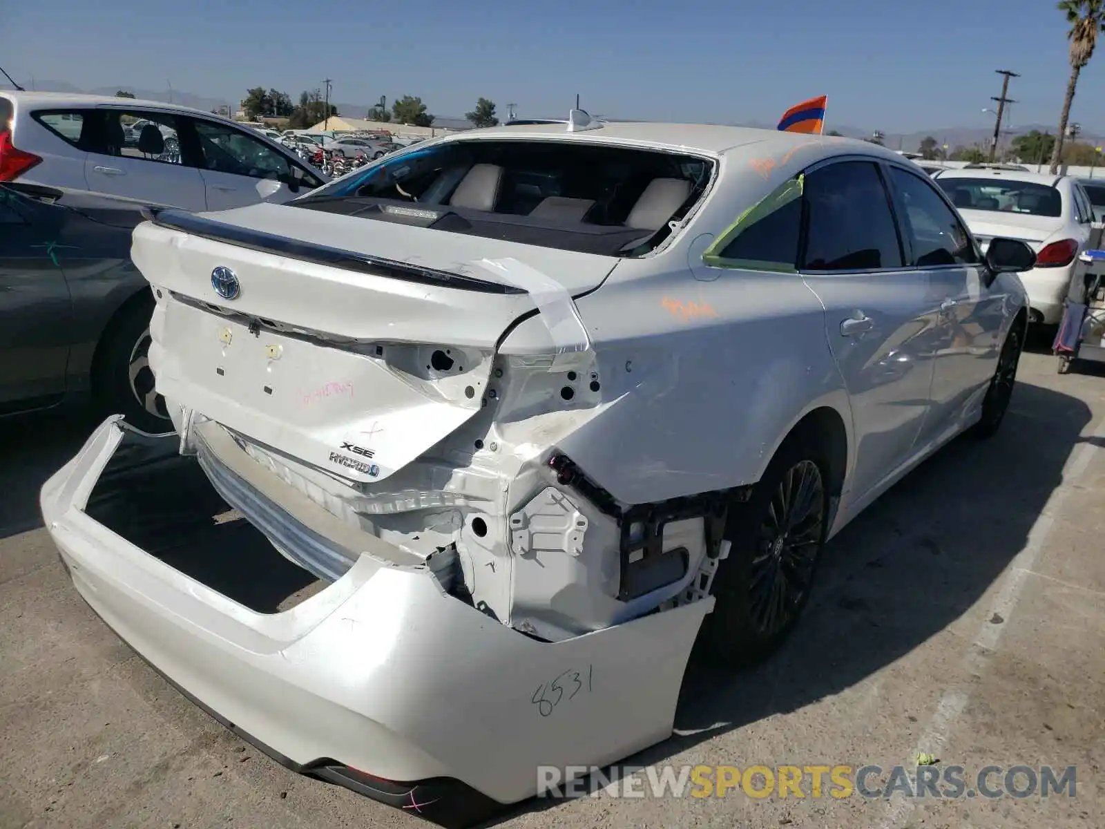 4 Photograph of a damaged car 4T1E21FB4LU016984 TOYOTA AVALON 2020