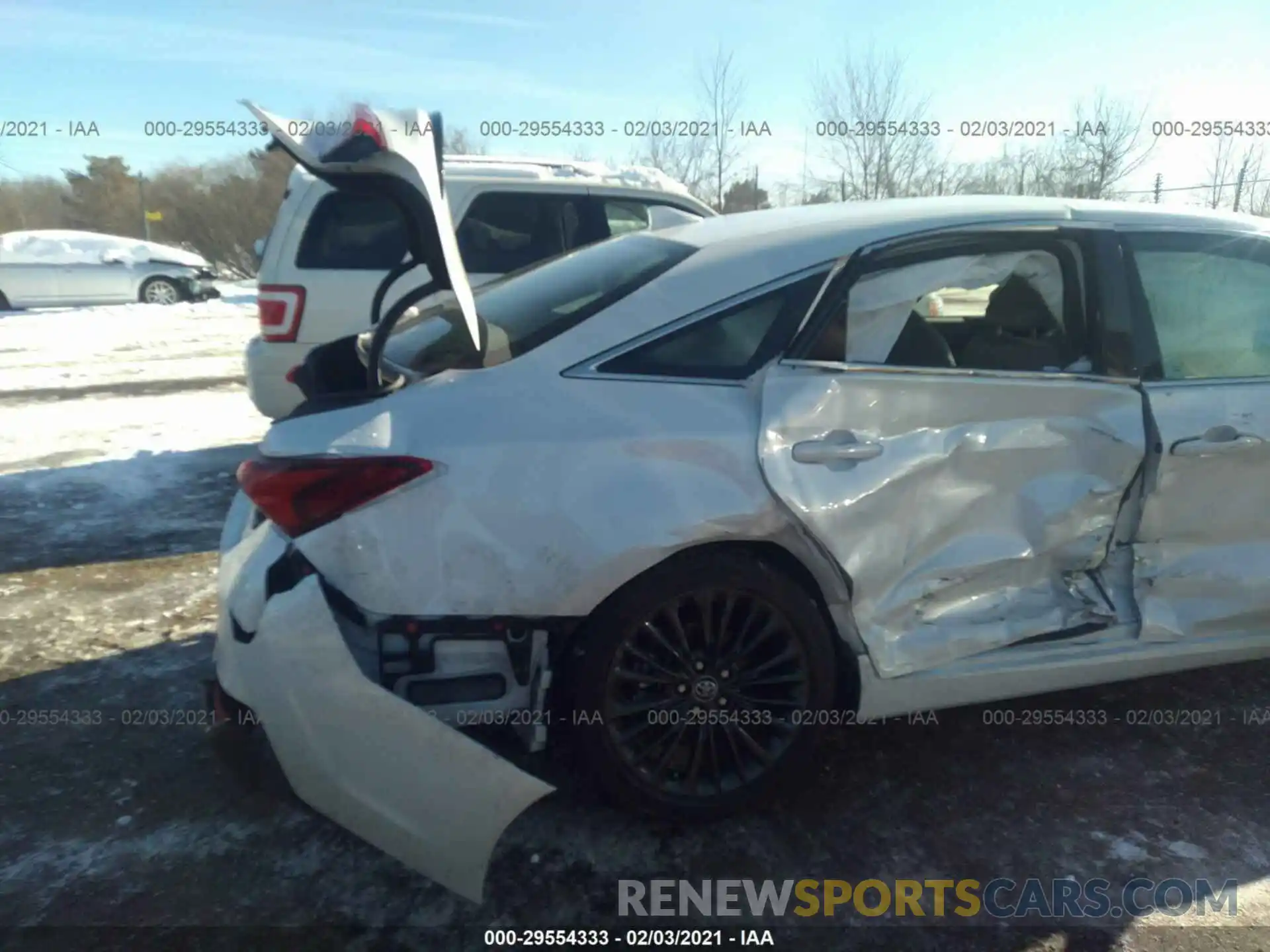 6 Photograph of a damaged car 4T1E21FB5LU015181 TOYOTA AVALON 2020