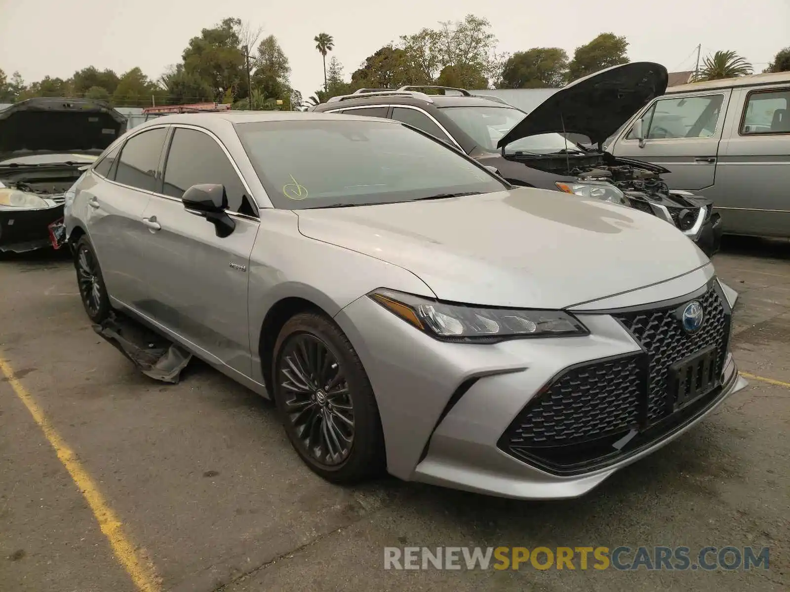 1 Photograph of a damaged car 4T1E21FB5LU016900 TOYOTA AVALON 2020