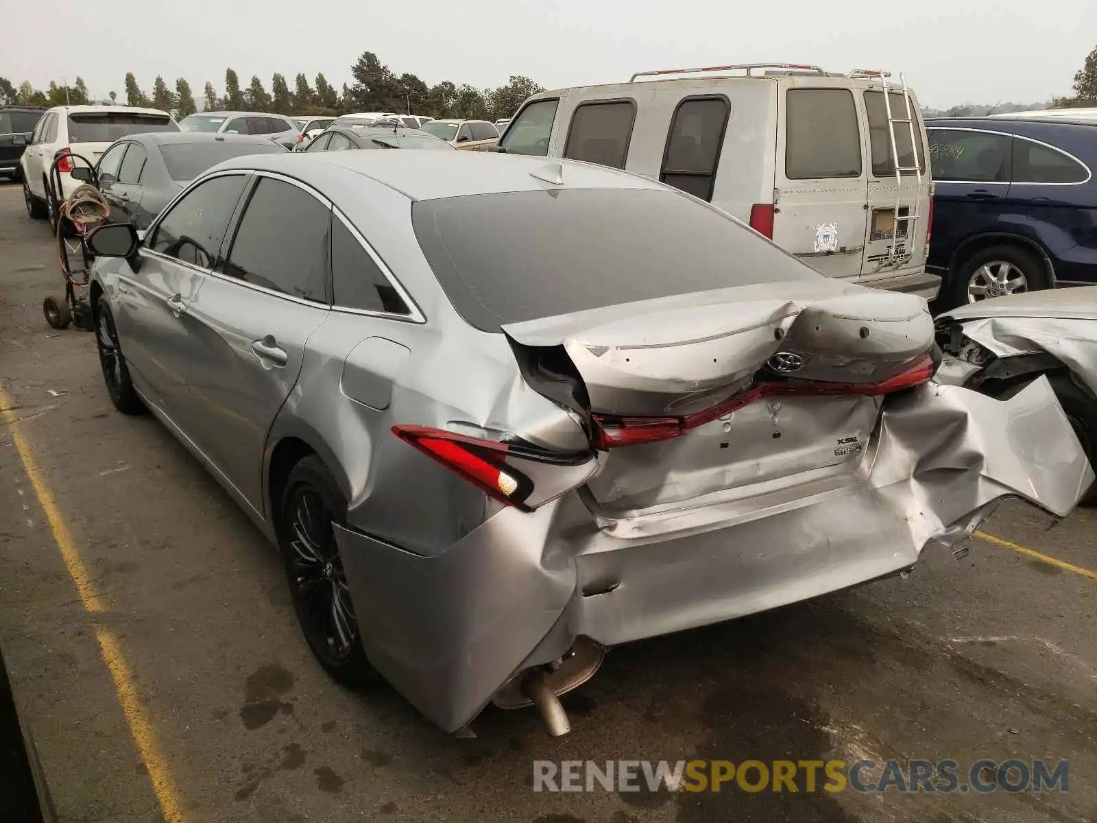 3 Photograph of a damaged car 4T1E21FB5LU016900 TOYOTA AVALON 2020