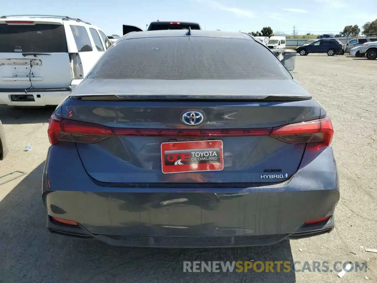 6 Photograph of a damaged car 4T1E21FB5LU017299 TOYOTA AVALON 2020