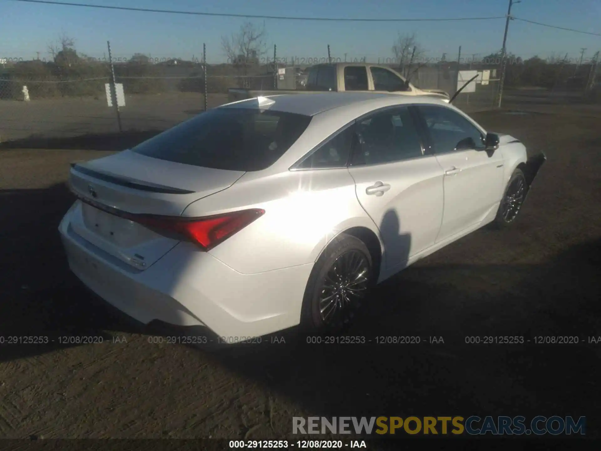 4 Photograph of a damaged car 4T1E21FB8LU014882 TOYOTA AVALON 2020