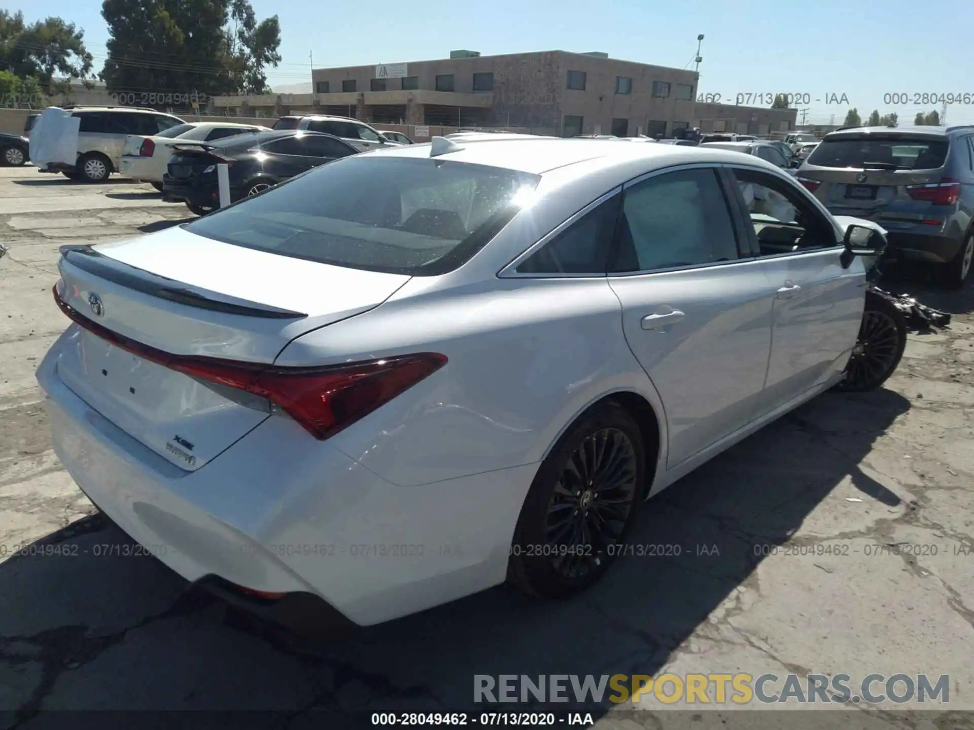 4 Photograph of a damaged car 4T1E21FB8LU017054 TOYOTA AVALON 2020