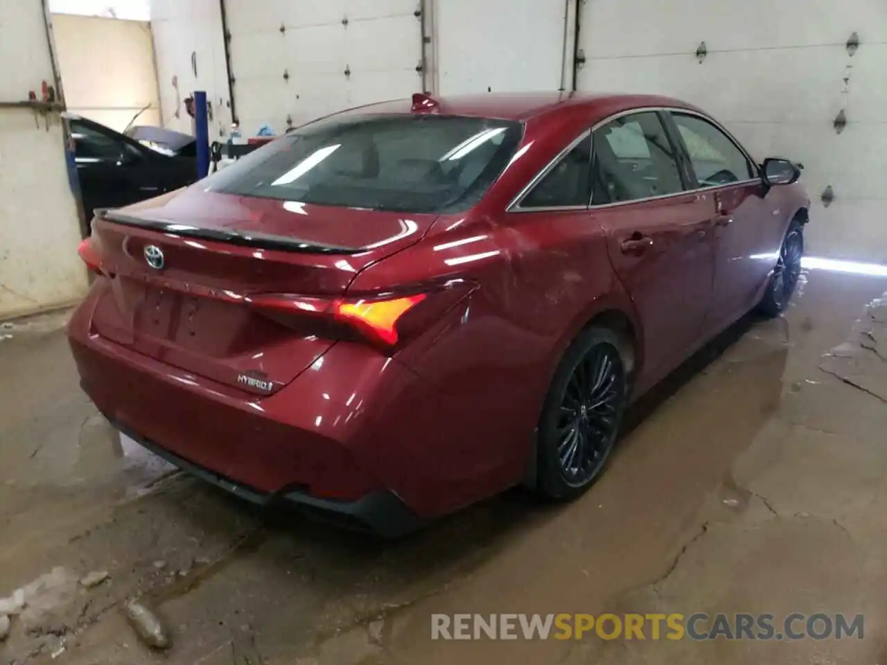 4 Photograph of a damaged car 4T1E21FBXLU016911 TOYOTA AVALON 2020