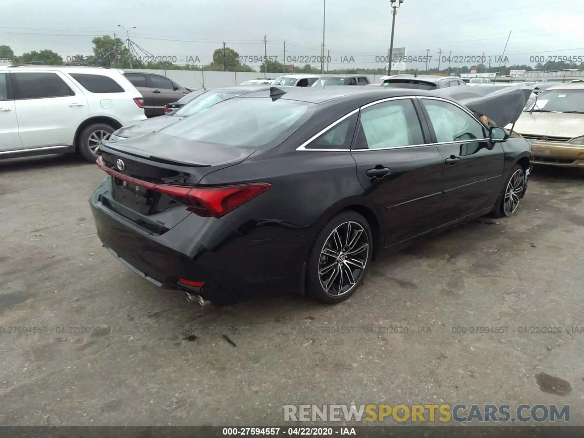 4 Photograph of a damaged car 4T1EZ1FB3LU040981 TOYOTA AVALON 2020