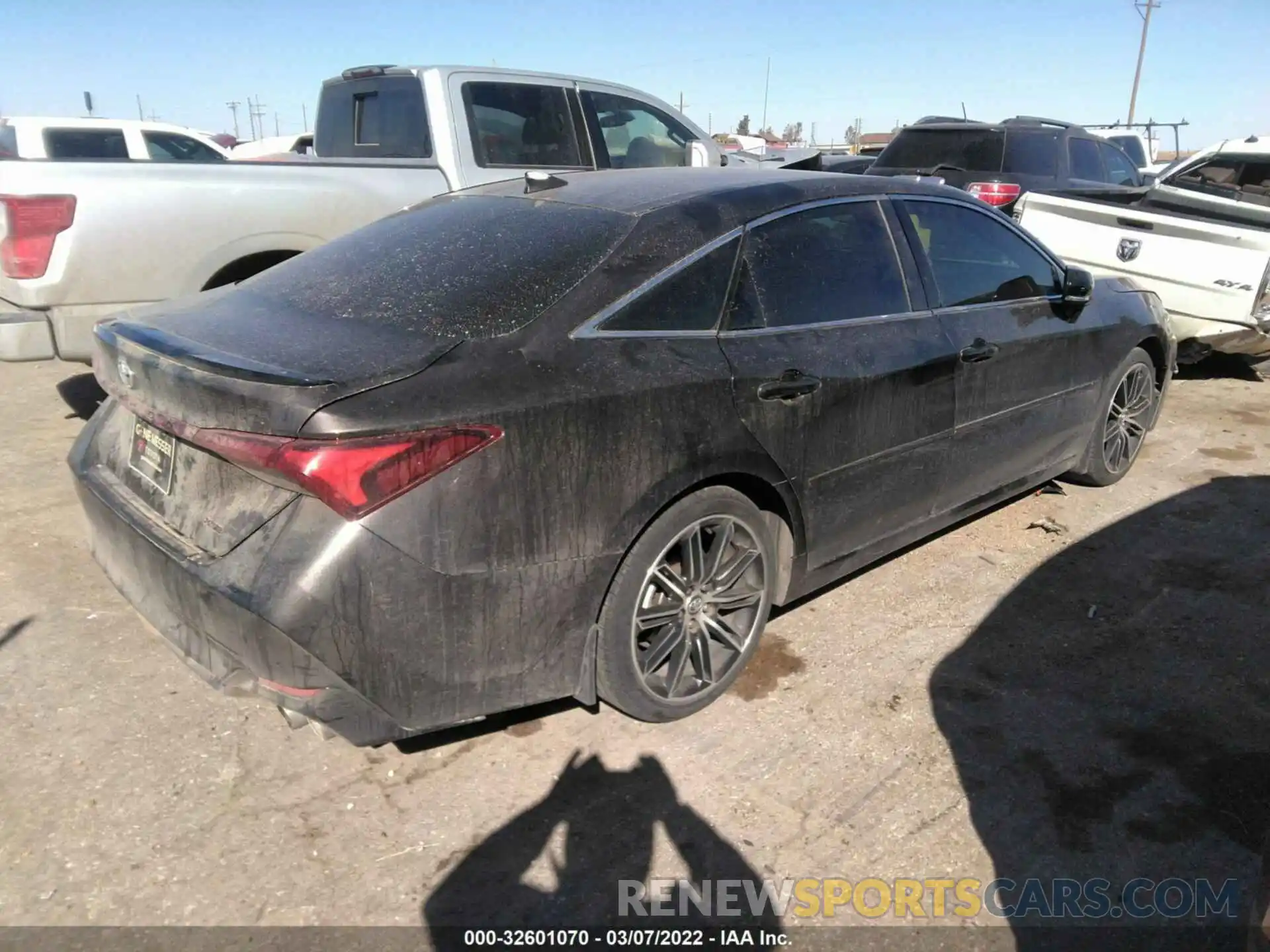 4 Photograph of a damaged car 4T1EZ1FB5LU046667 TOYOTA AVALON 2020