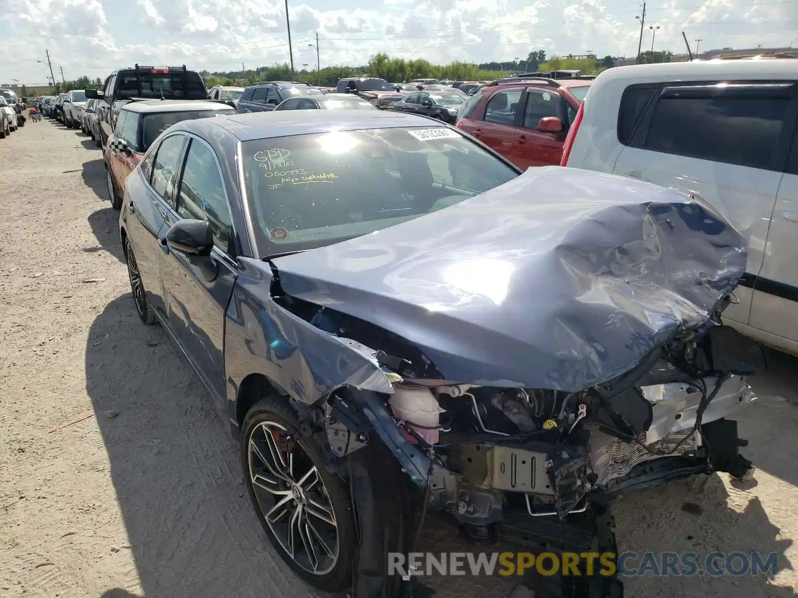 1 Photograph of a damaged car 4T1EZ1FB8LU050793 TOYOTA AVALON 2020