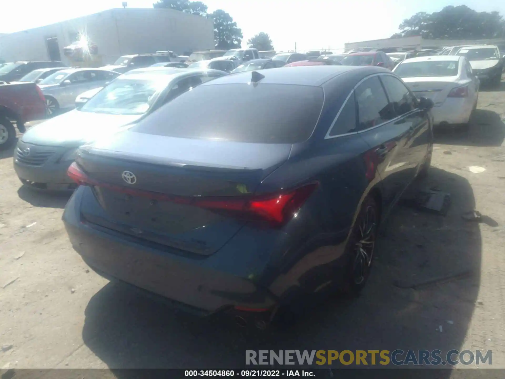 4 Photograph of a damaged car 4T1EZ1FBXLU046115 TOYOTA AVALON 2020