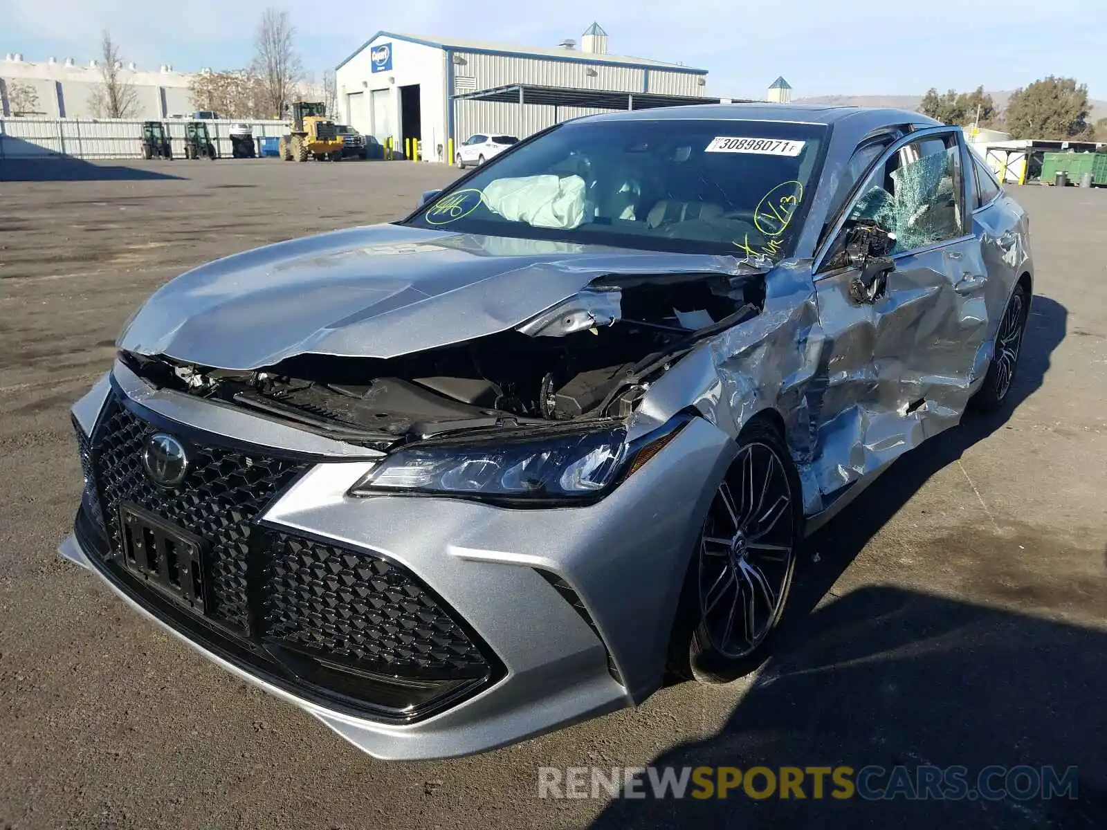 2 Photograph of a damaged car 4T1EZ1FBXLU047670 TOYOTA AVALON 2020