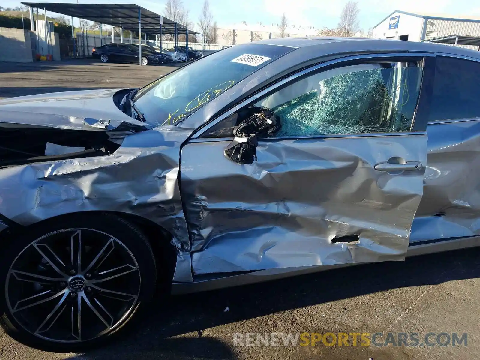 9 Photograph of a damaged car 4T1EZ1FBXLU047670 TOYOTA AVALON 2020