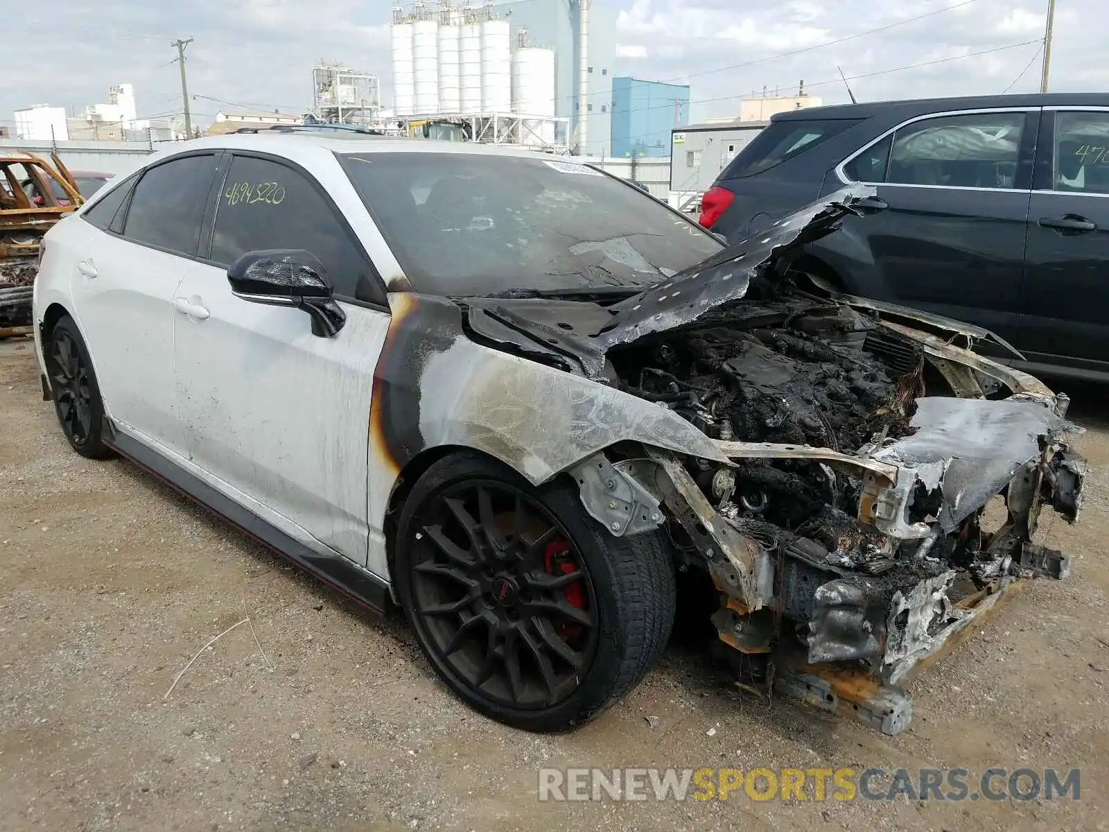 1 Photograph of a damaged car 4T1FZ1FB1LU044824 TOYOTA AVALON 2020