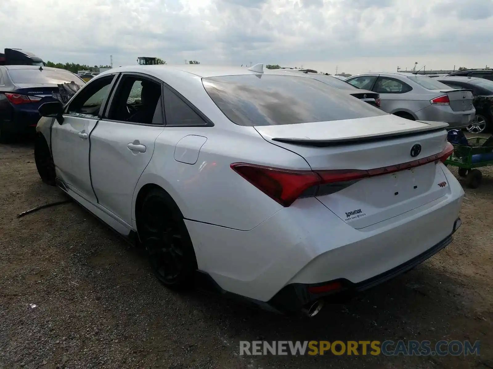 3 Photograph of a damaged car 4T1FZ1FB1LU044824 TOYOTA AVALON 2020