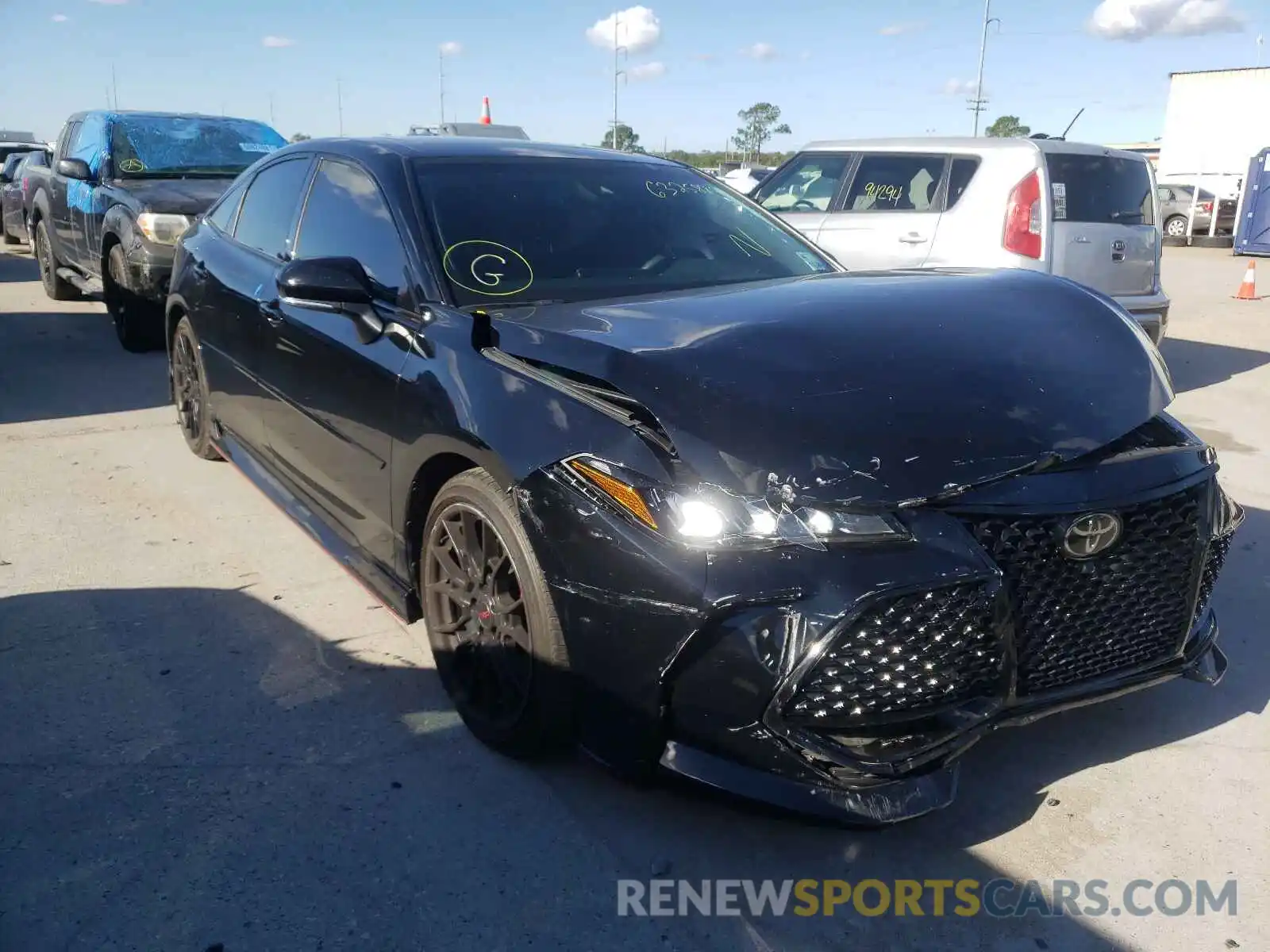 1 Photograph of a damaged car 4T1FZ1FB3LU039446 TOYOTA AVALON 2020