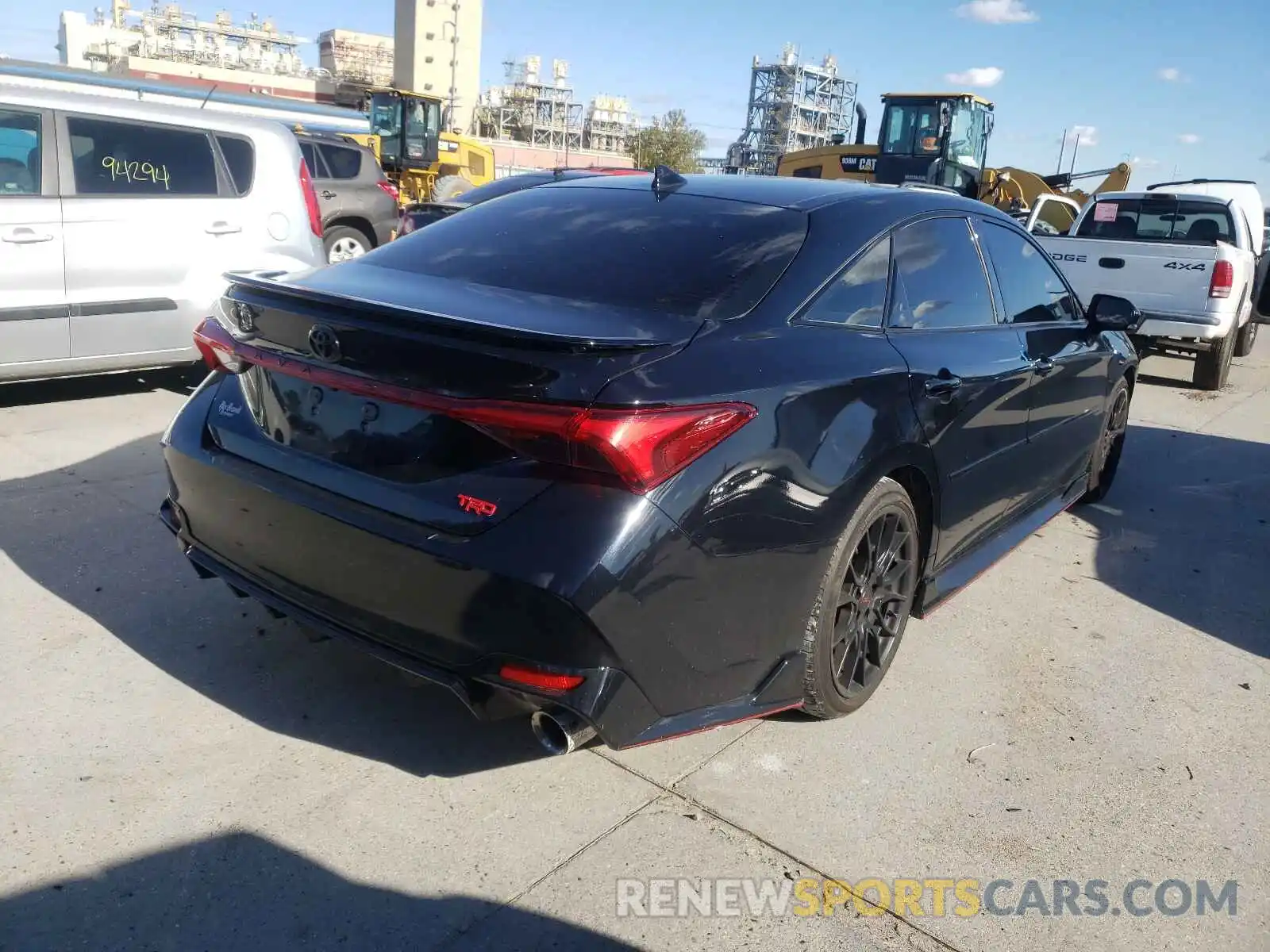 4 Photograph of a damaged car 4T1FZ1FB3LU039446 TOYOTA AVALON 2020