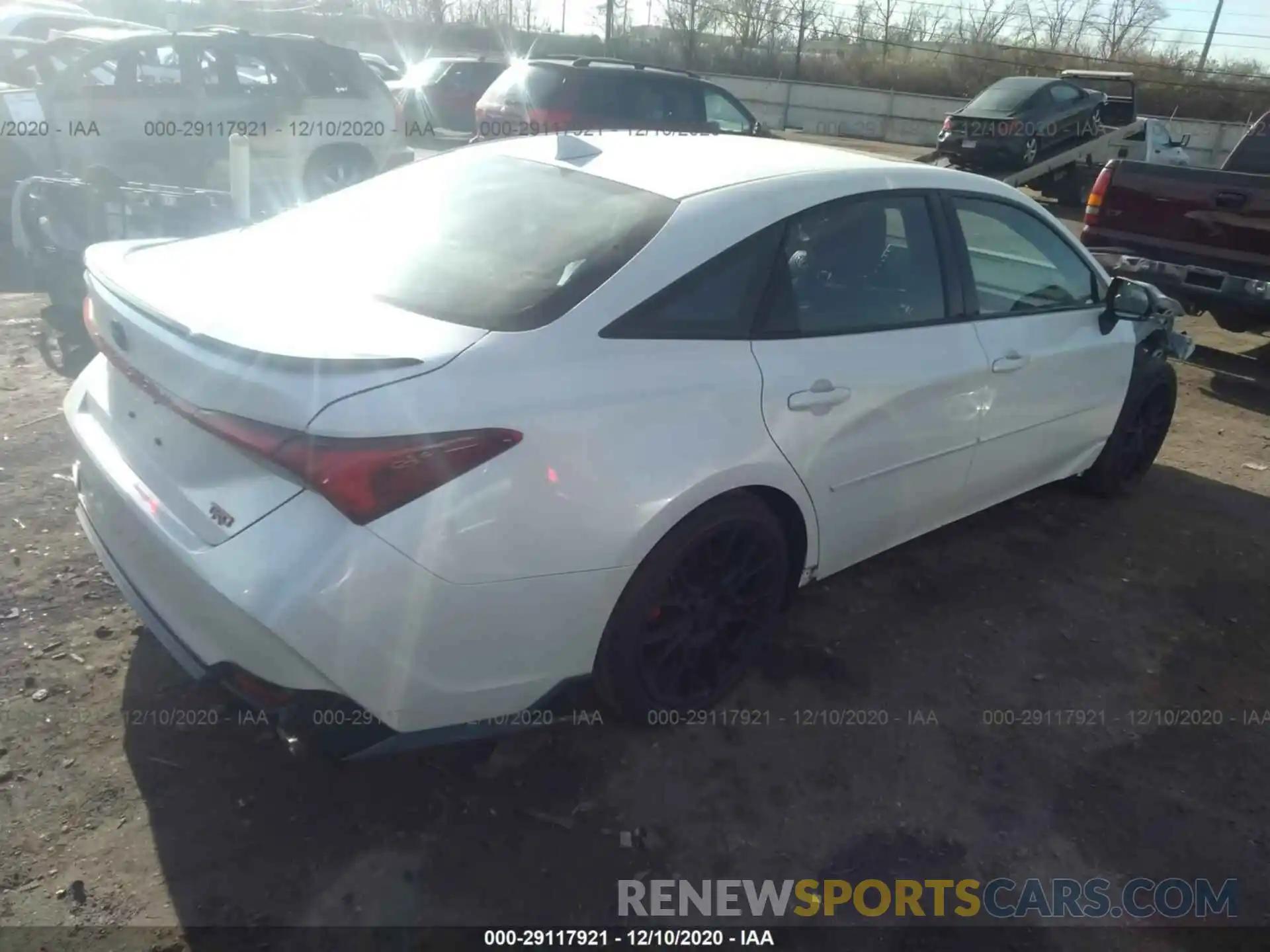 4 Photograph of a damaged car 4T1FZ1FB4LU052139 TOYOTA AVALON 2020