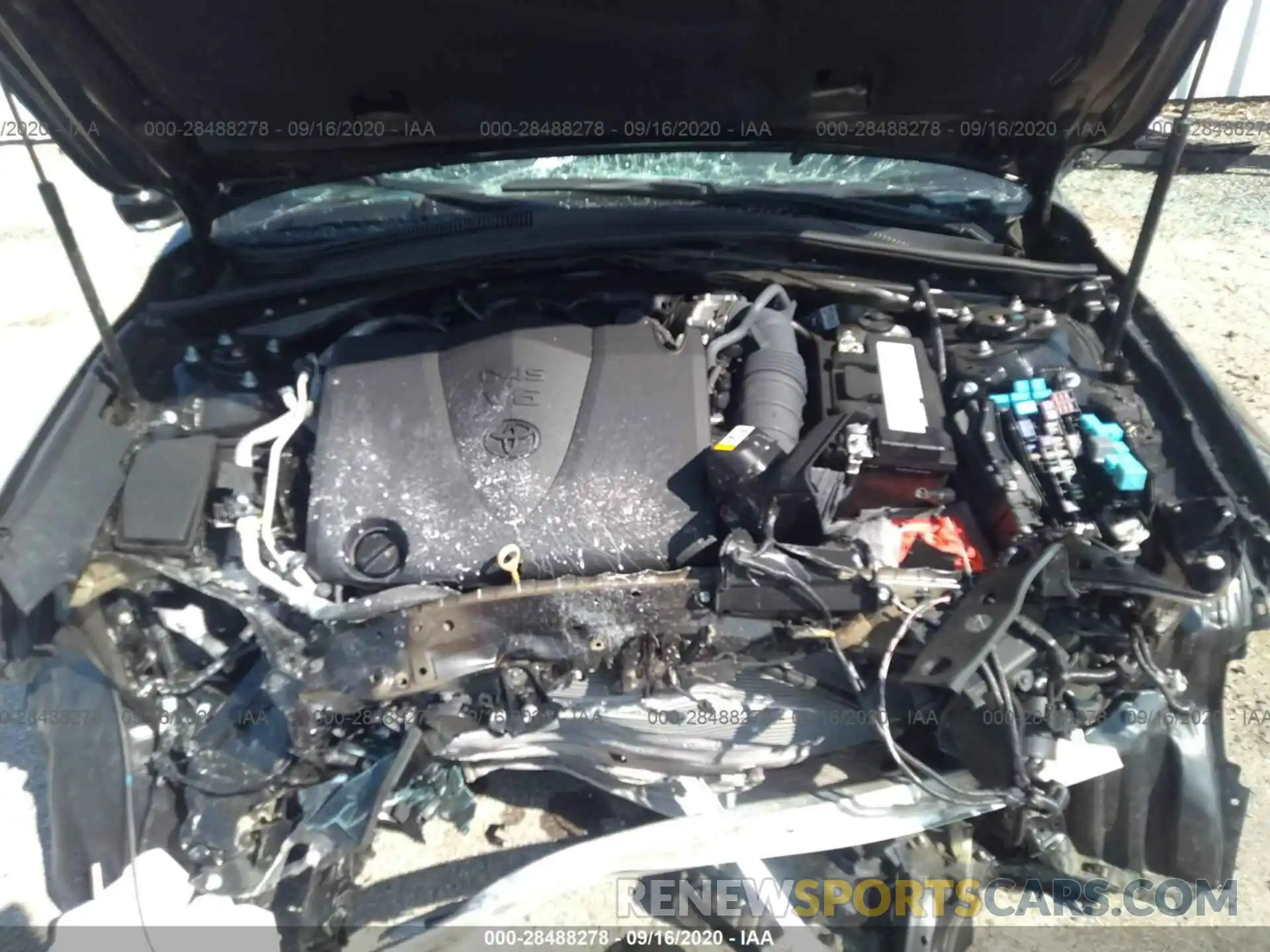10 Photograph of a damaged car 4T1FZ1FB5LU047919 TOYOTA AVALON 2020