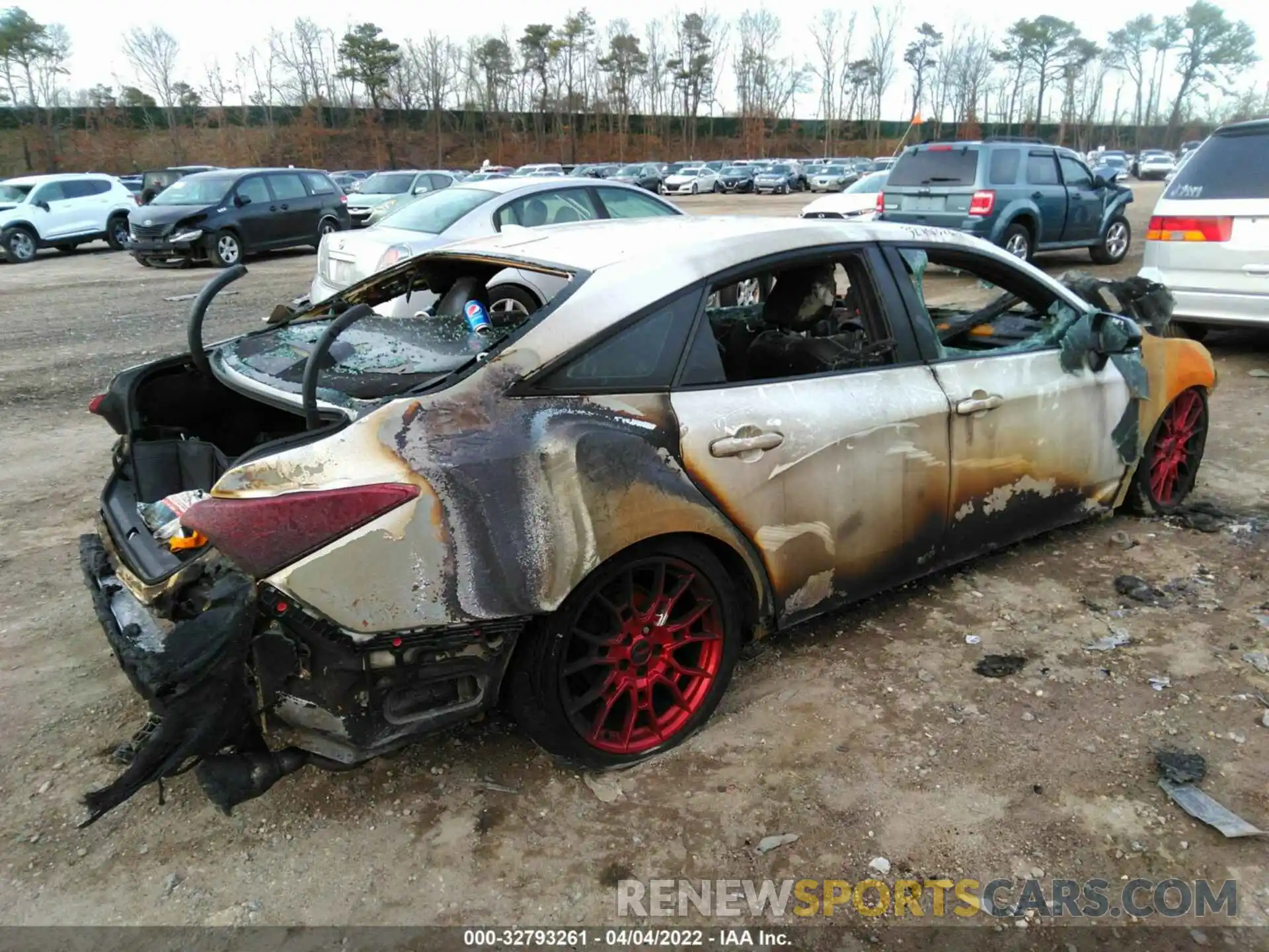 4 Photograph of a damaged car 4T1FZ1FB6LU042406 TOYOTA AVALON 2020