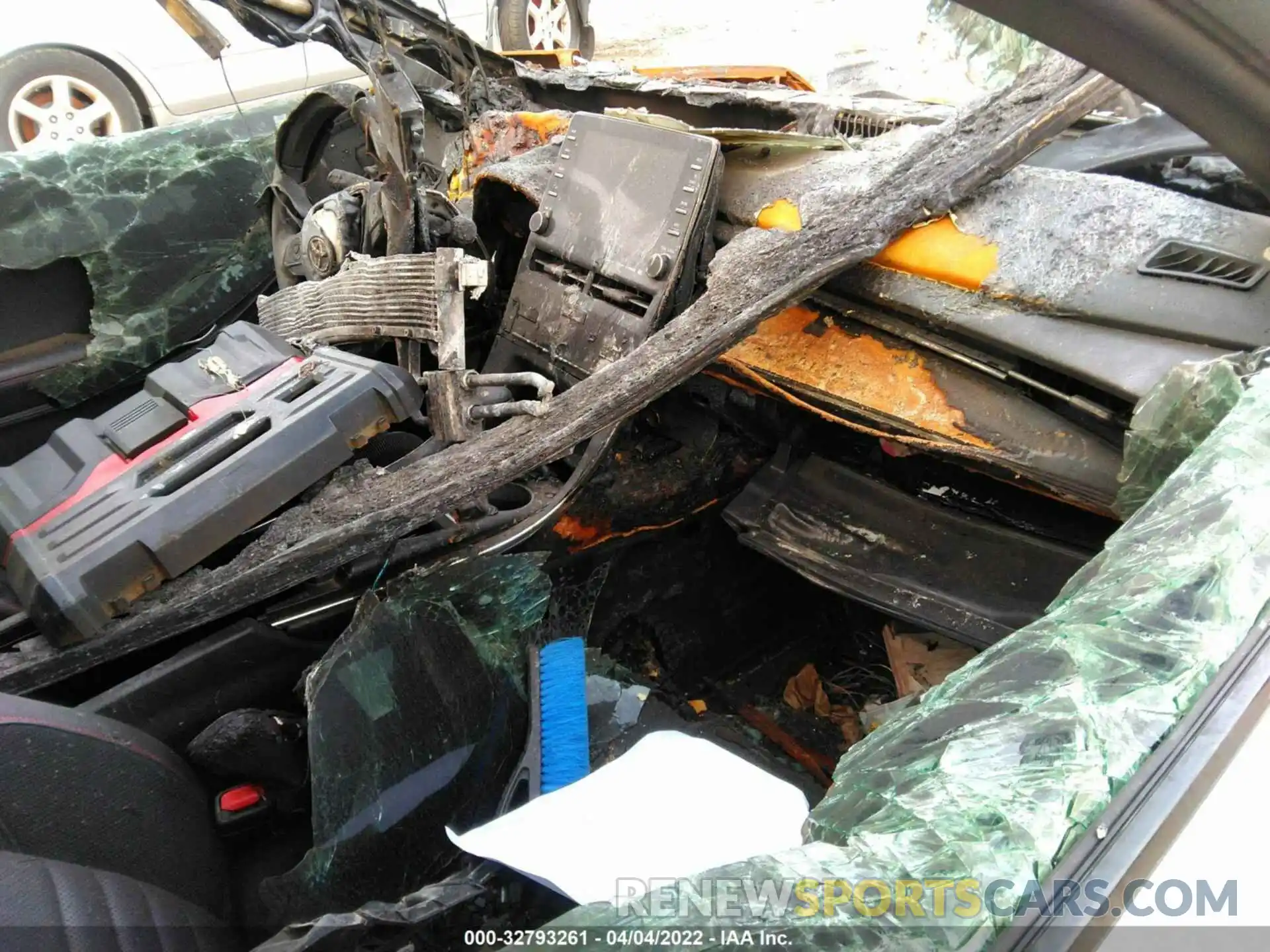 5 Photograph of a damaged car 4T1FZ1FB6LU042406 TOYOTA AVALON 2020