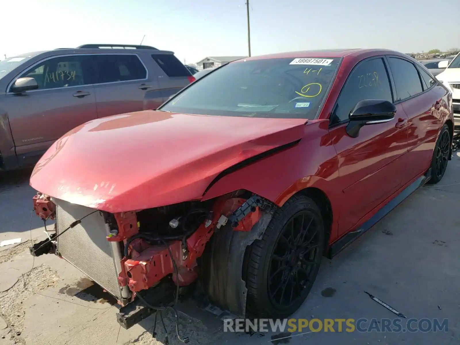 2 Photograph of a damaged car 4T1FZ1FB6LU052854 TOYOTA AVALON 2020