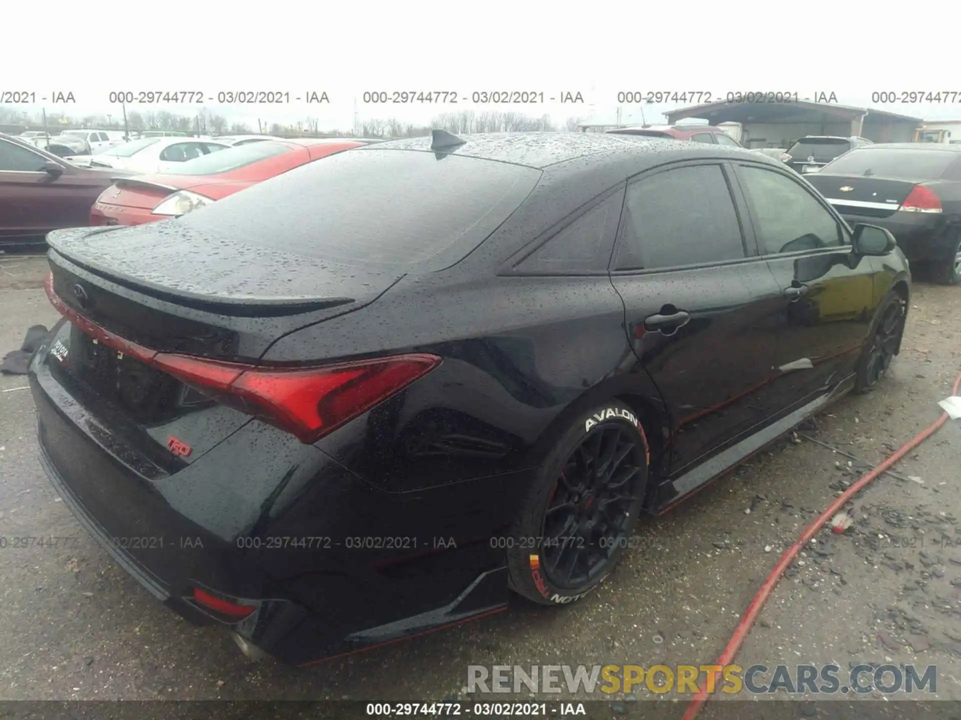 4 Photograph of a damaged car 4T1FZ1FB8LU043847 TOYOTA AVALON 2020