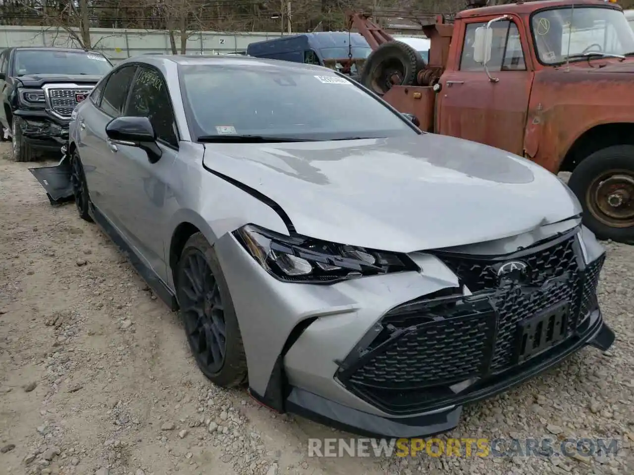 1 Photograph of a damaged car 4T1FZ1FB8LU045999 TOYOTA AVALON 2020