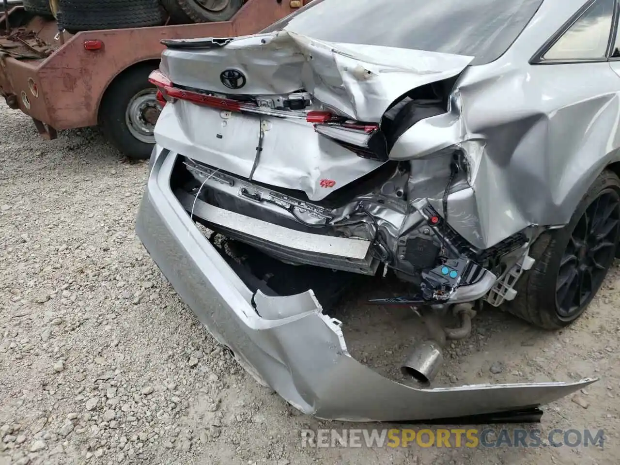 9 Photograph of a damaged car 4T1FZ1FB8LU045999 TOYOTA AVALON 2020